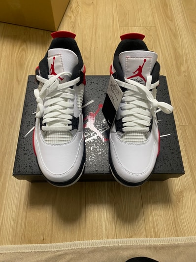 Nike Air Jordan 4 Retro "Red Cement"