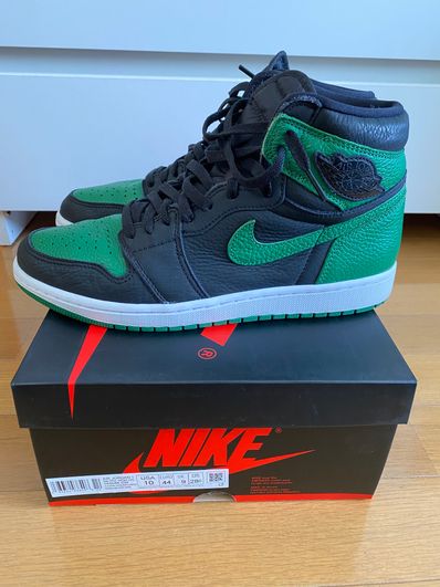 Nike Air Jordan 1 Retro High OG "Black/Pine Green" (2020)