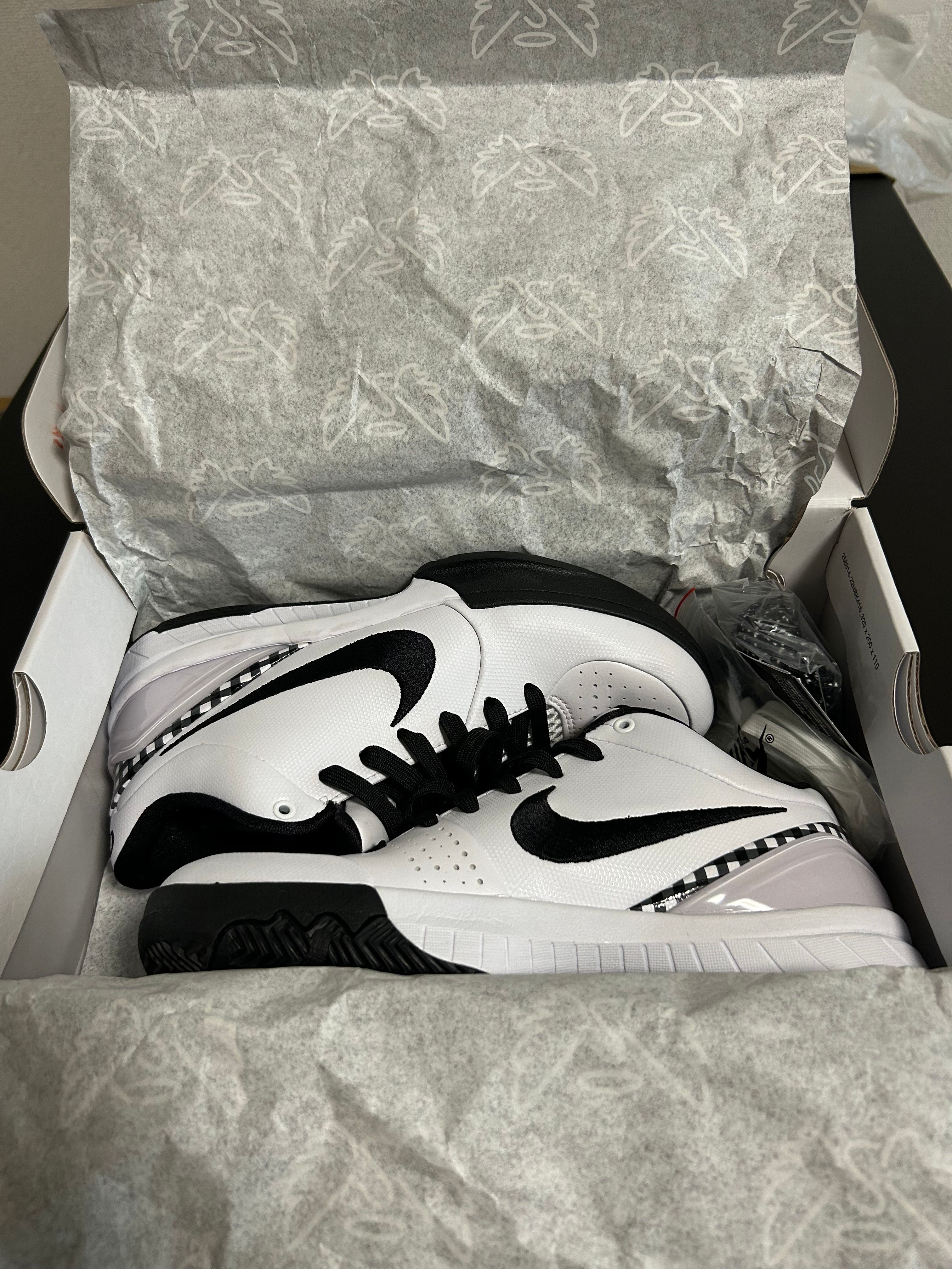 Nike Kobe 4 Protro "Mambacita"