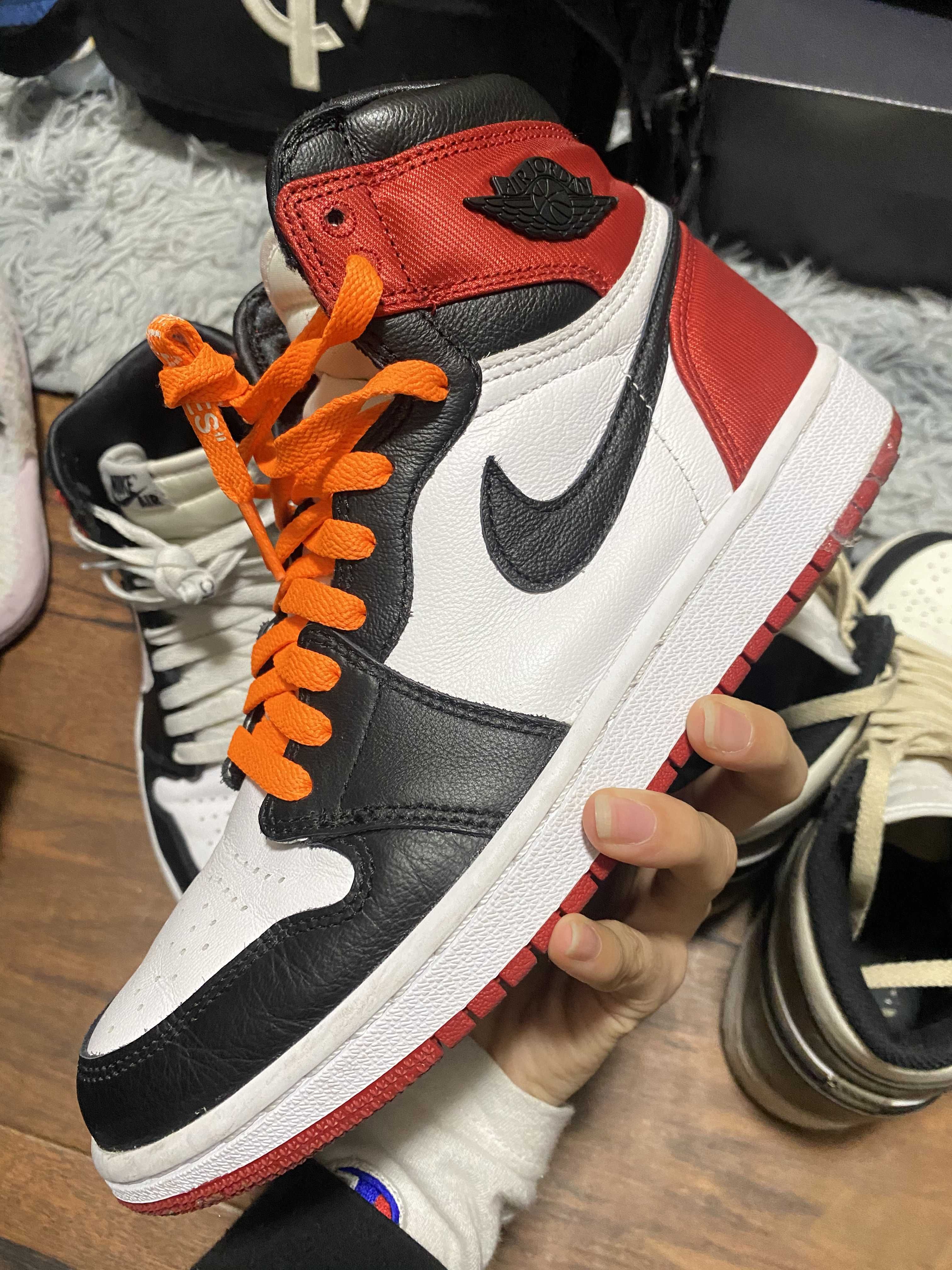 Nike Women's Air Jordan 1 Retro High "Satin Black Toe"