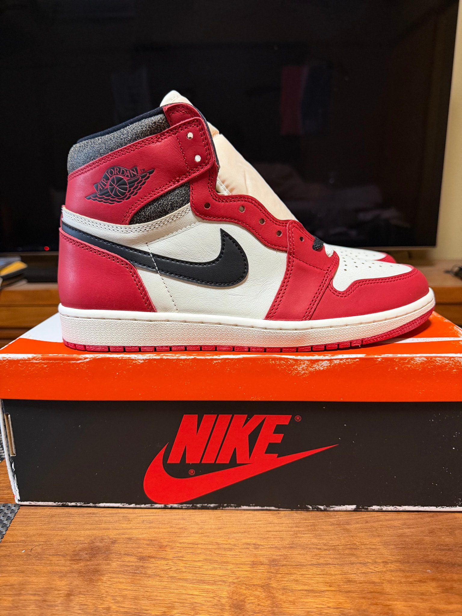 Nike Air Jordan 1 High OG "Lost & Found/Chicago"