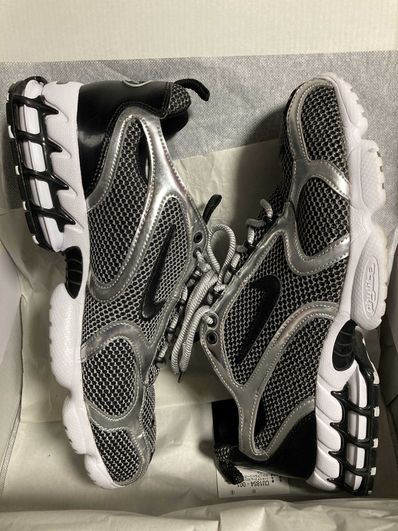 STUSSY × NIKE AIR ZOOM SPIRIDON CAGED "PURE PLATINUM/BLACK-WHITE"