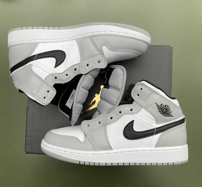 Nike GS Air Jordan 1 Mid "Light Smoke Grey/Black/White"