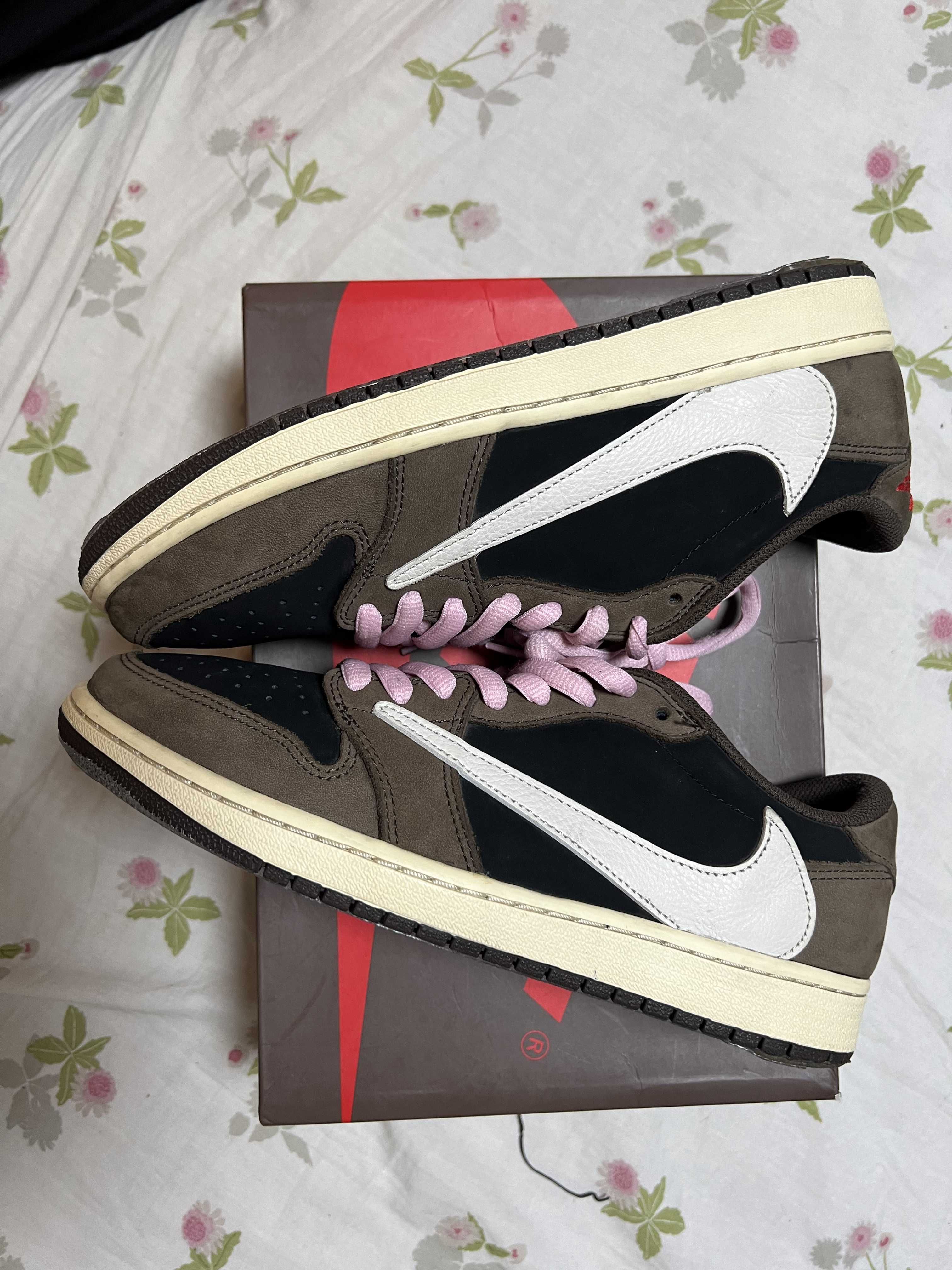Travis Scott × Nike Air Jordan 1 Low OG SP-T "Black/Dark Mocha"
