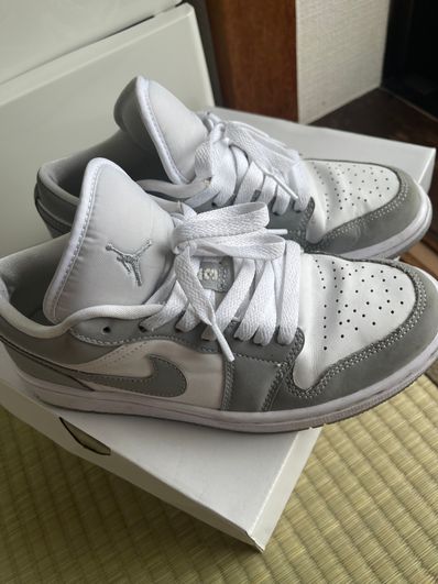 NIKE WMNS AIR JORDAN 1 LOW
