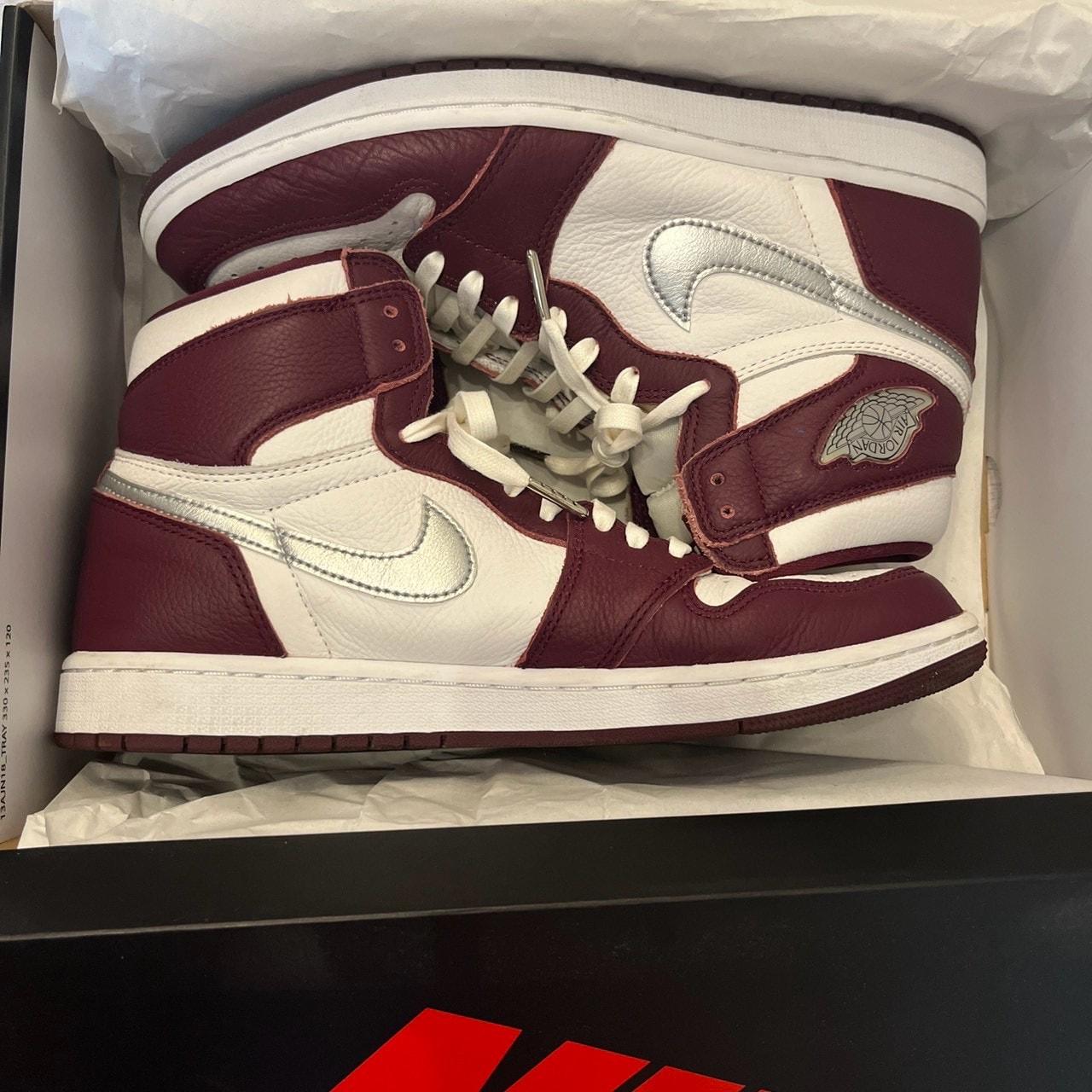 Nike Air Jordan 1 High OG "Bordeaux"