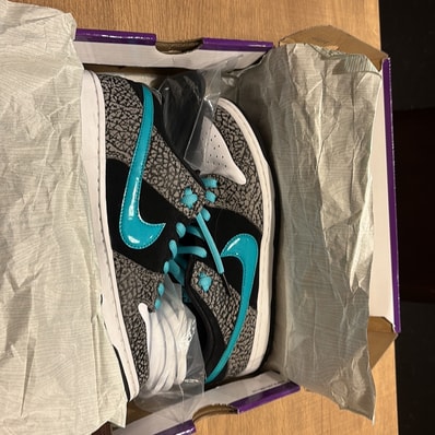 Nike SB Dunk Low "Elephant/Safari"