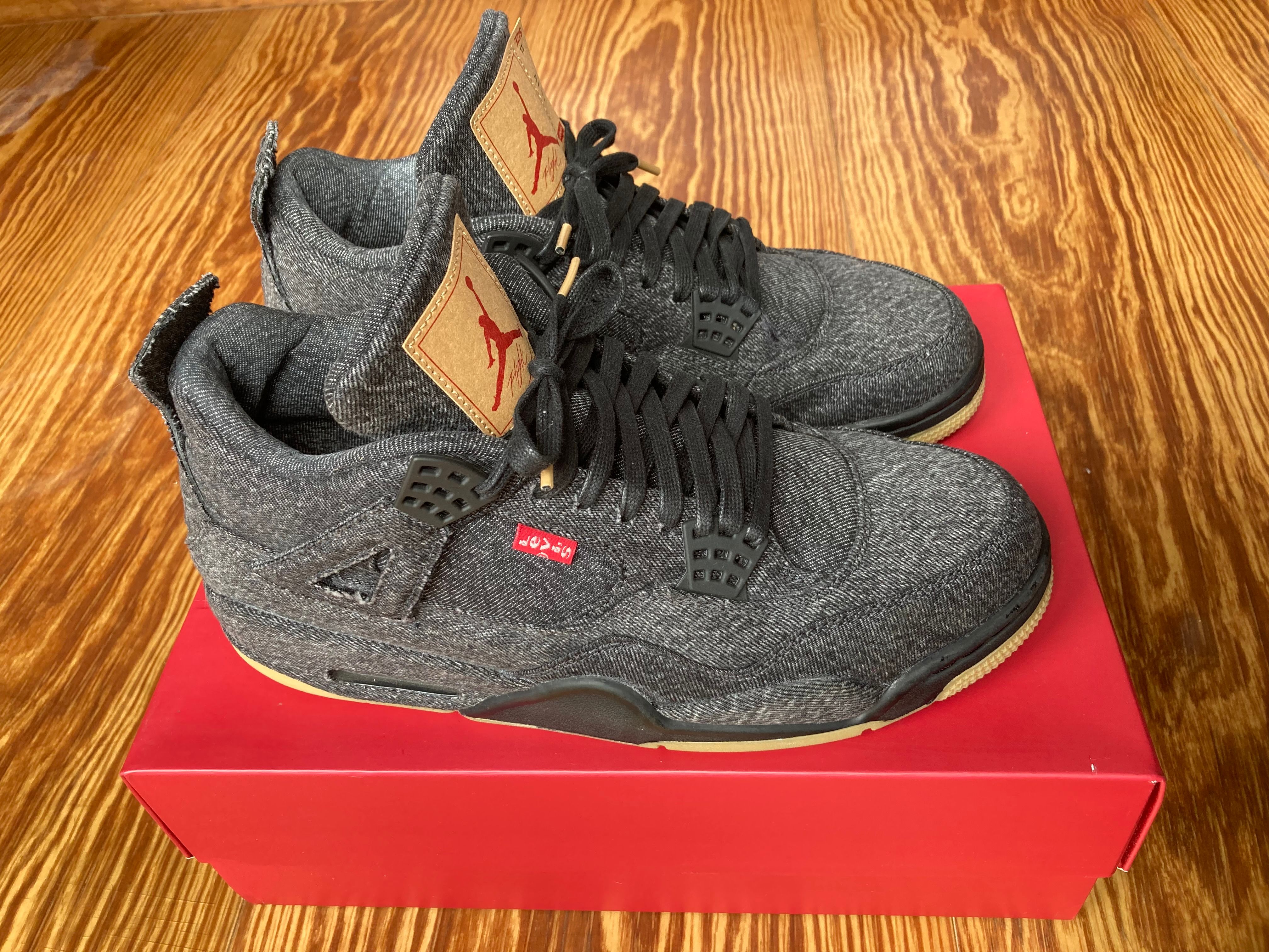Nike × Levi's Air Jordan 4 "Black Denim" (Tag: LEVIS®)