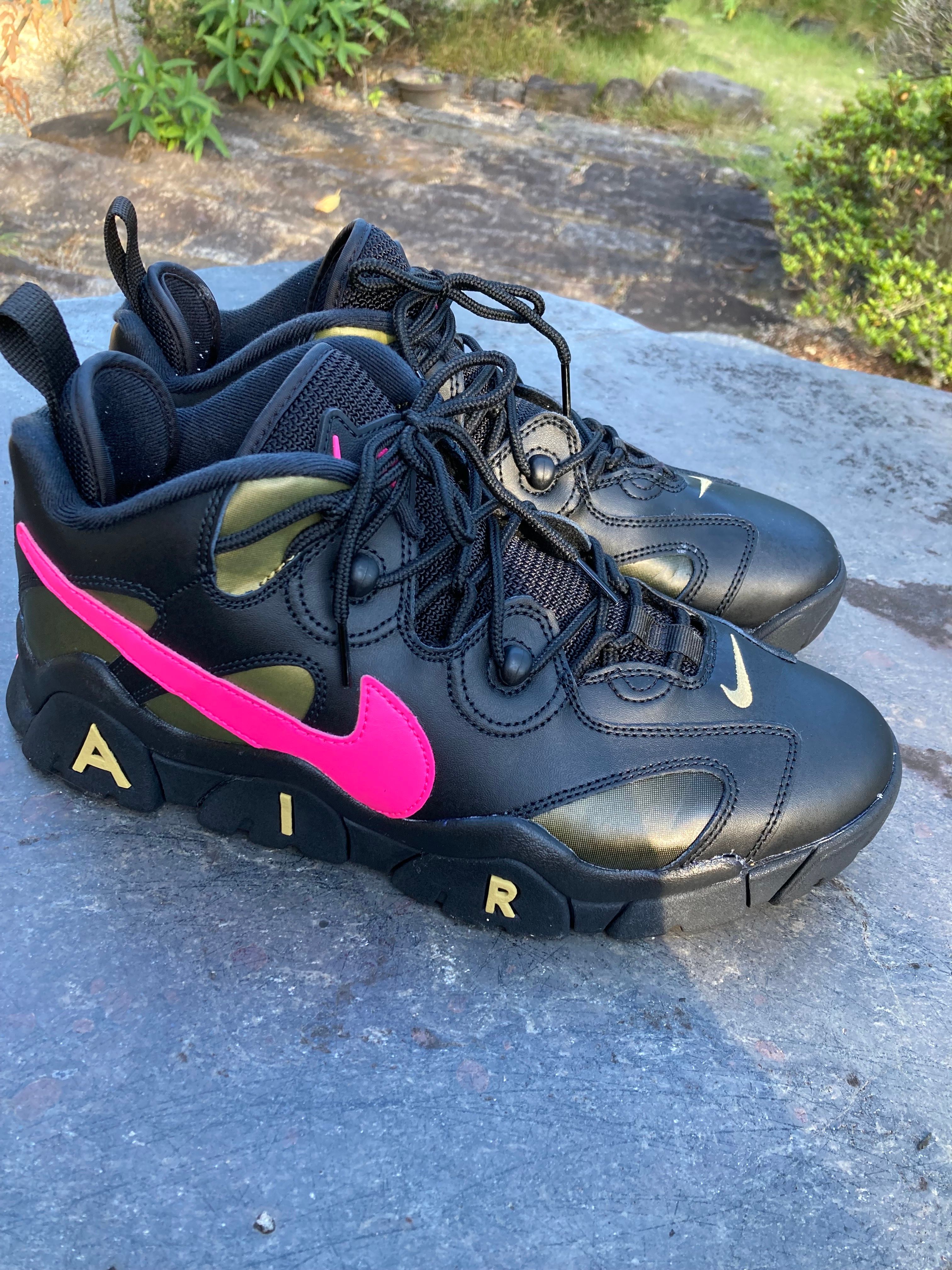 Nike Air Barrage Low Super Bowl LIV "Black/Pink Blast-Infinite Gold"