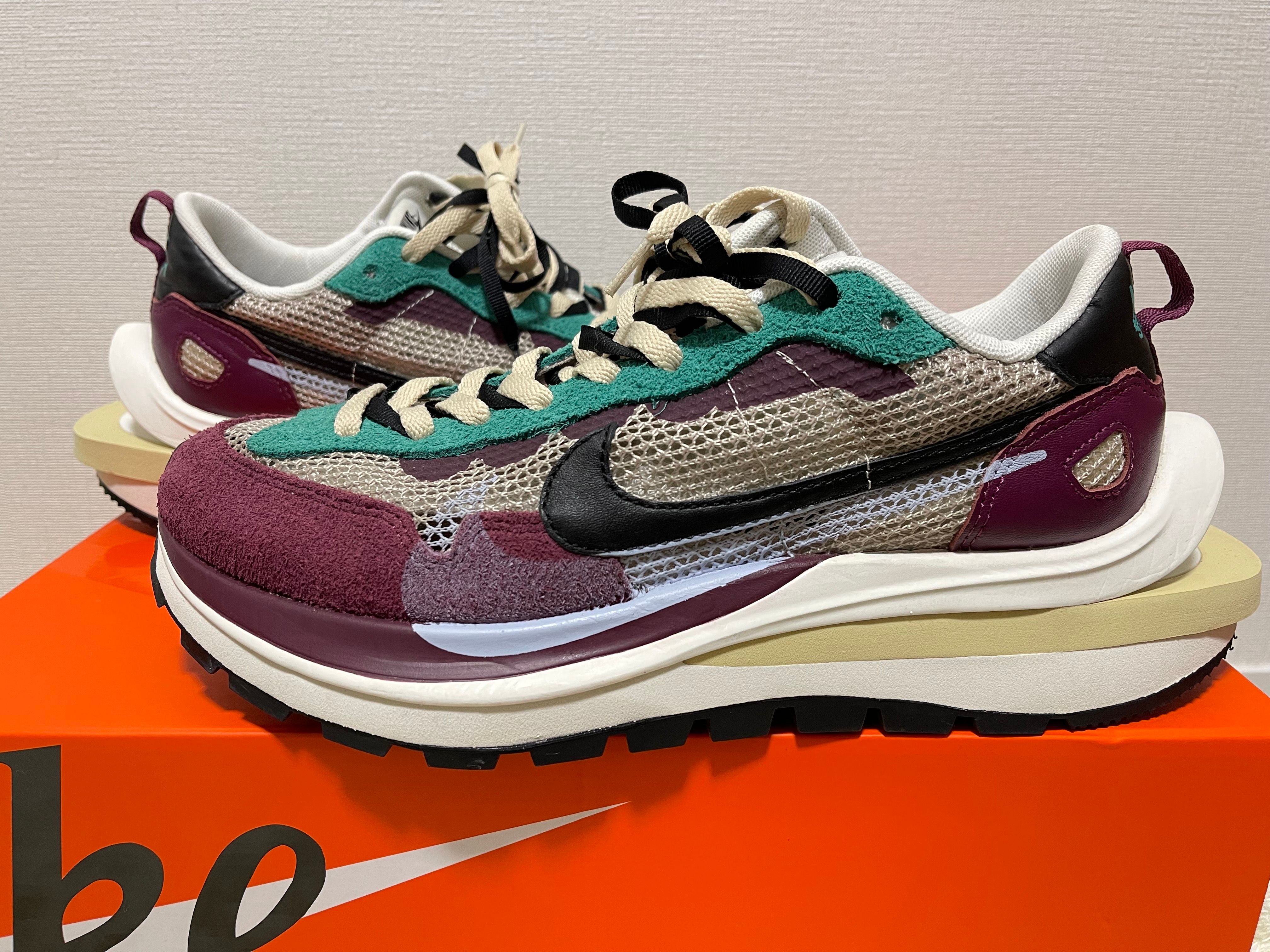 sacai × Nike Vapor Waffle "String/Red/Green"