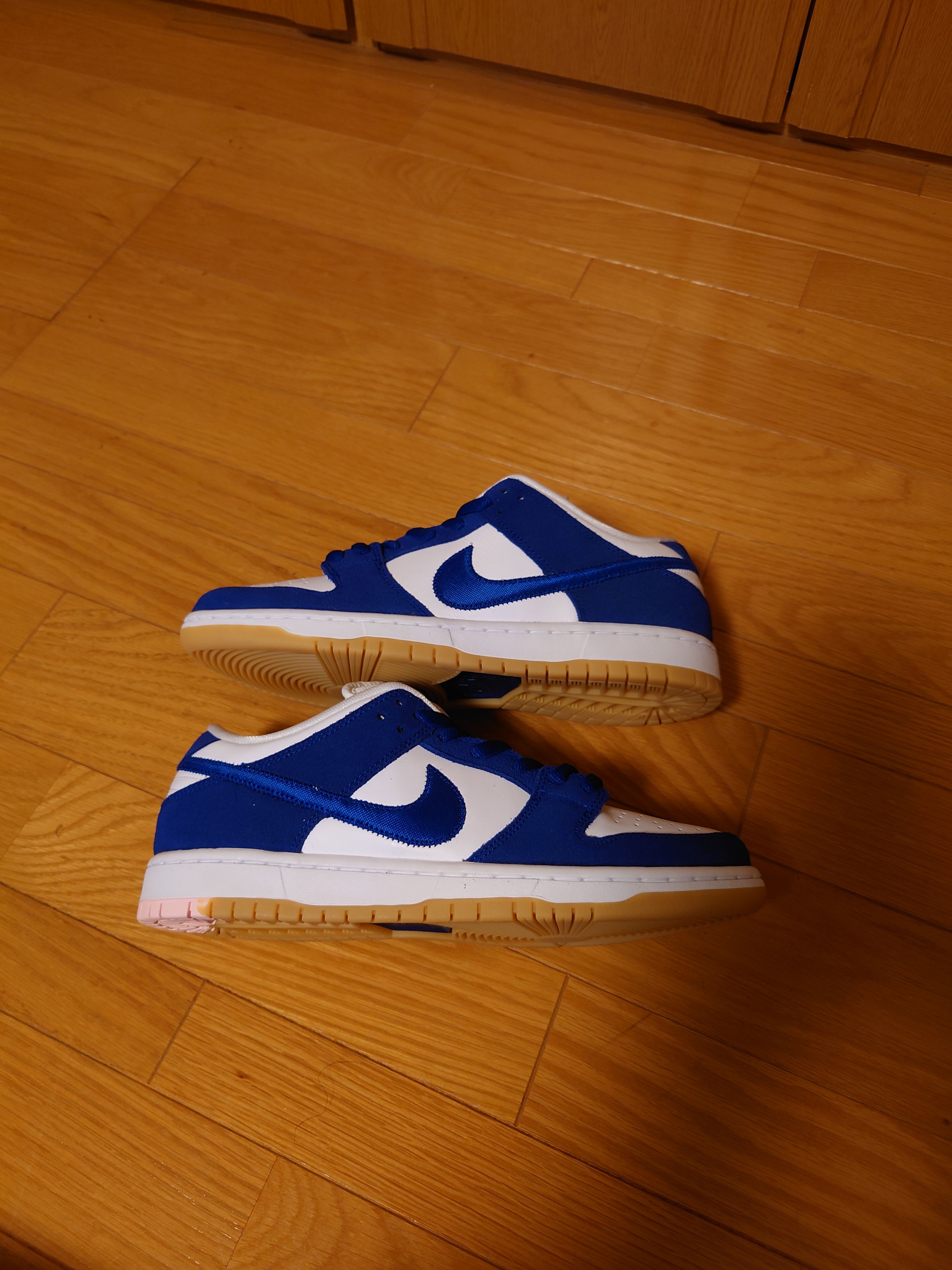Nike SB Dunk Low "Los Angeles Dodgers/Deep Royal Blue"
