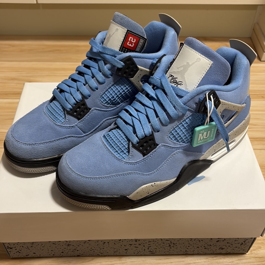 Nike Air Jordan 4 "University Blue"
