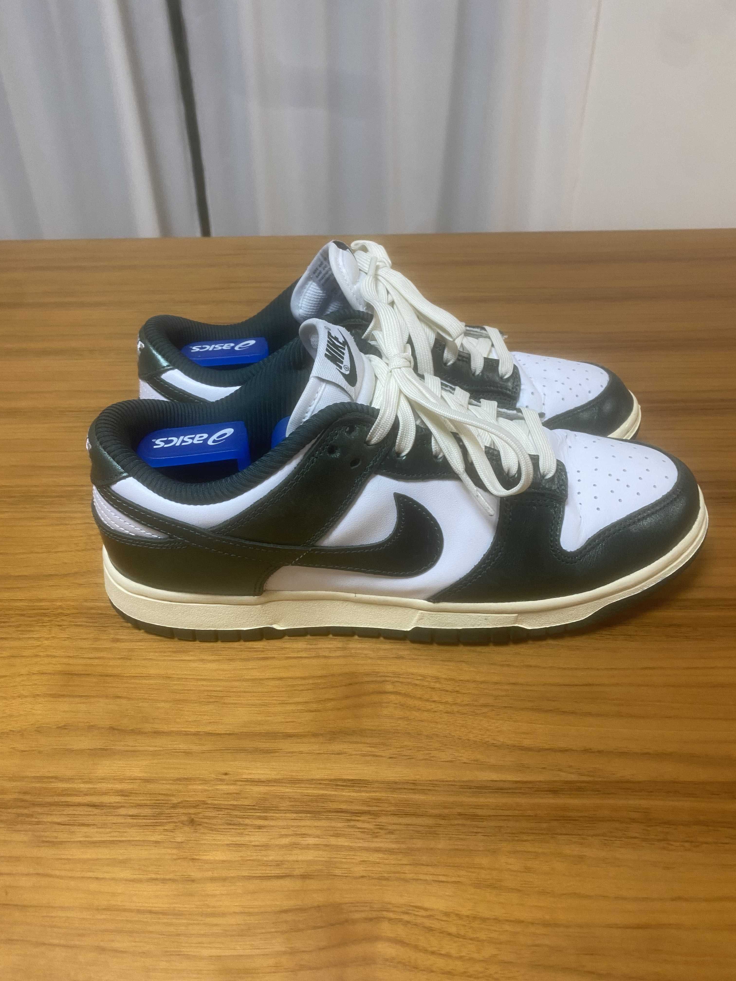 Nike Women's Dunk Low "Vintage Green"