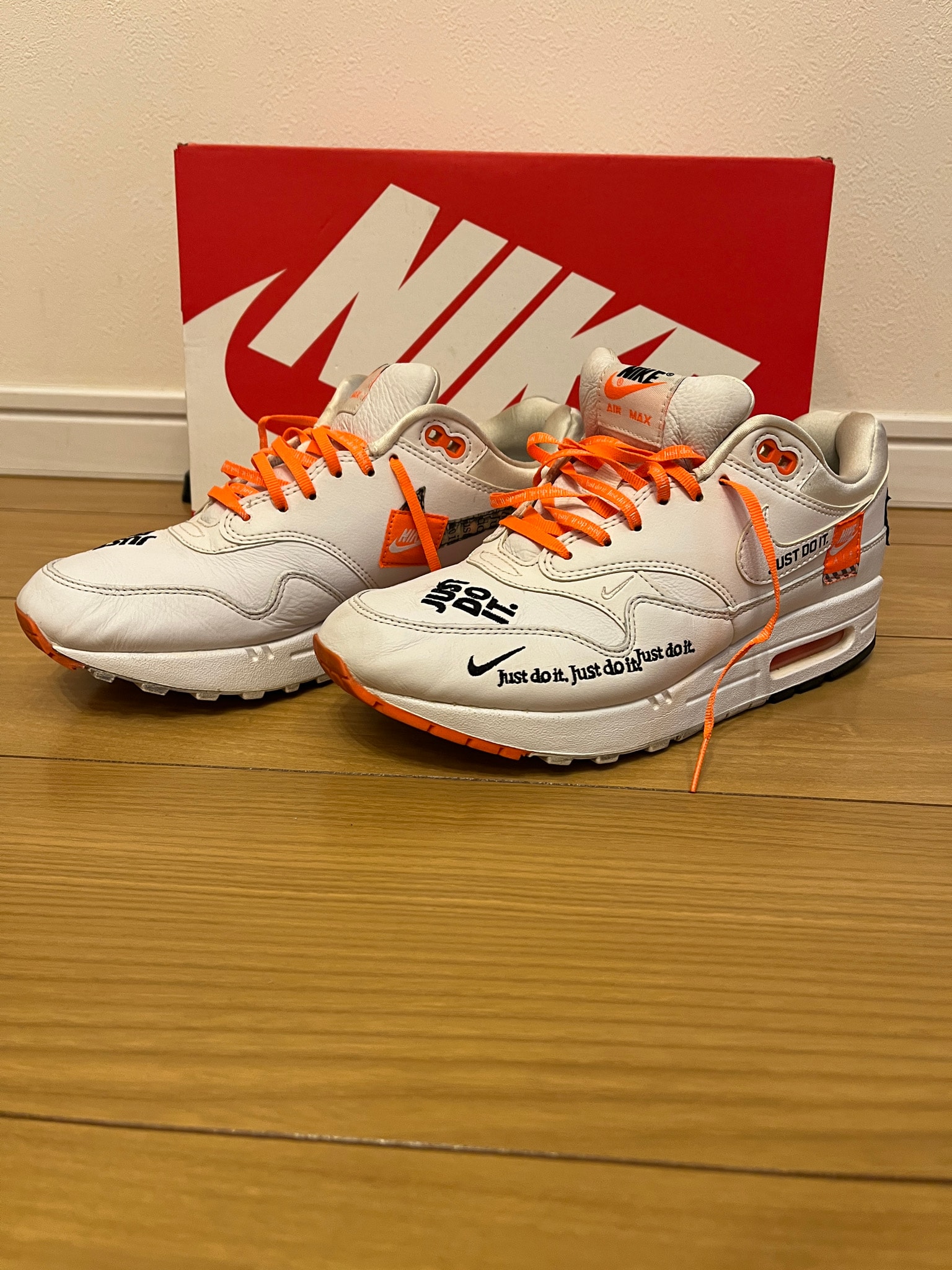 NIKE AIR MAX 1 WHITE JUST DO IT COLLECTION