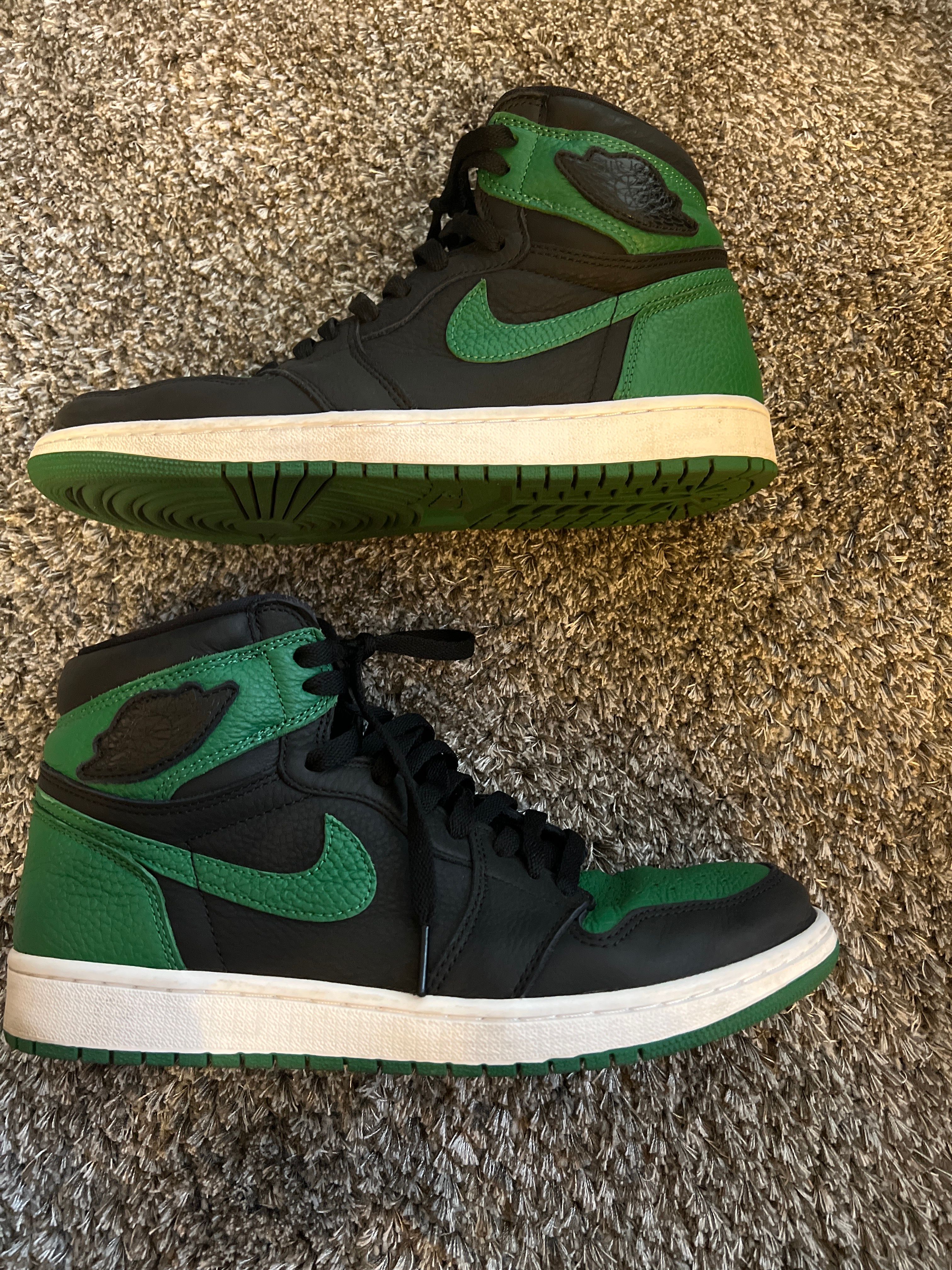 Nike Air Jordan 1 Retro High OG "Black/Pine Green" (2020)