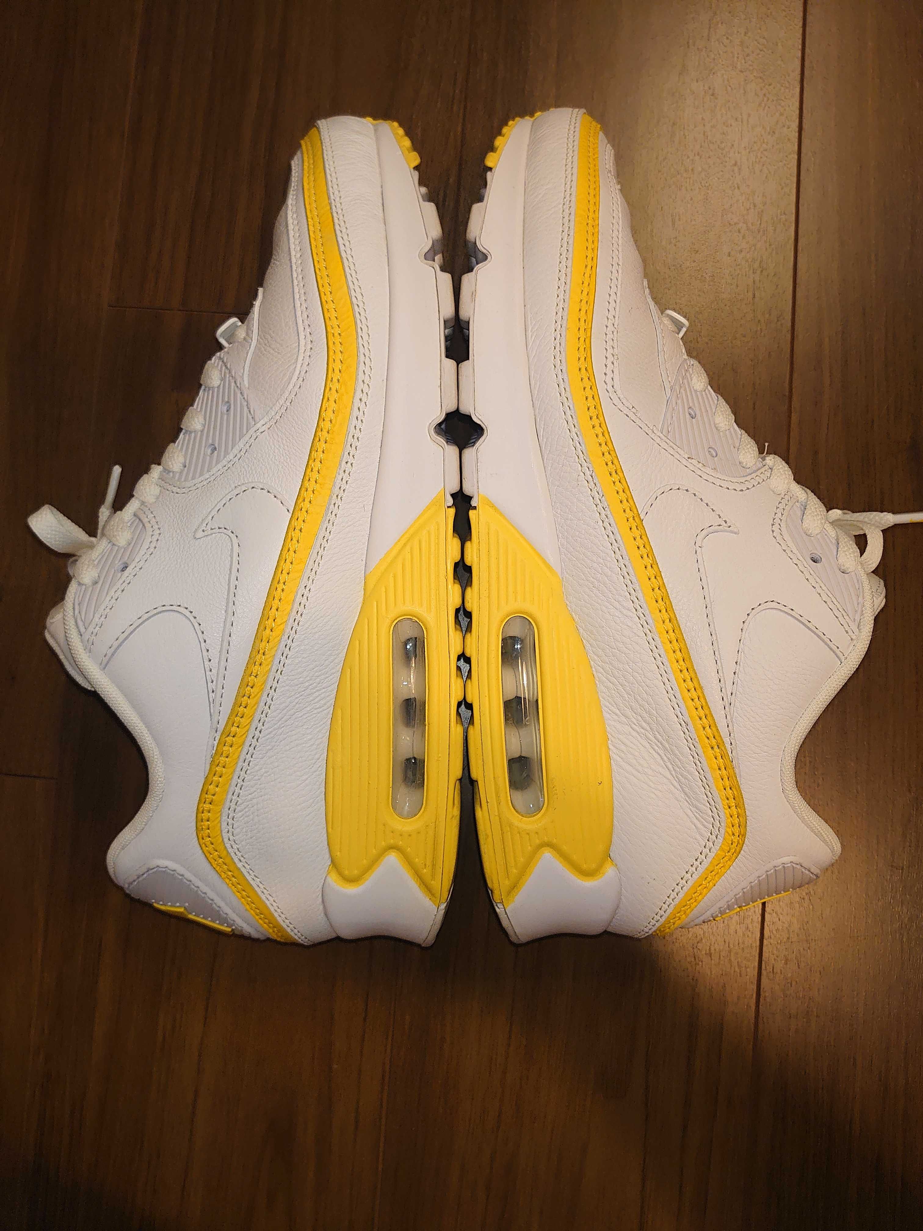 UNDEFEATED × Nike Air Max 90 "White Optic Yellow"