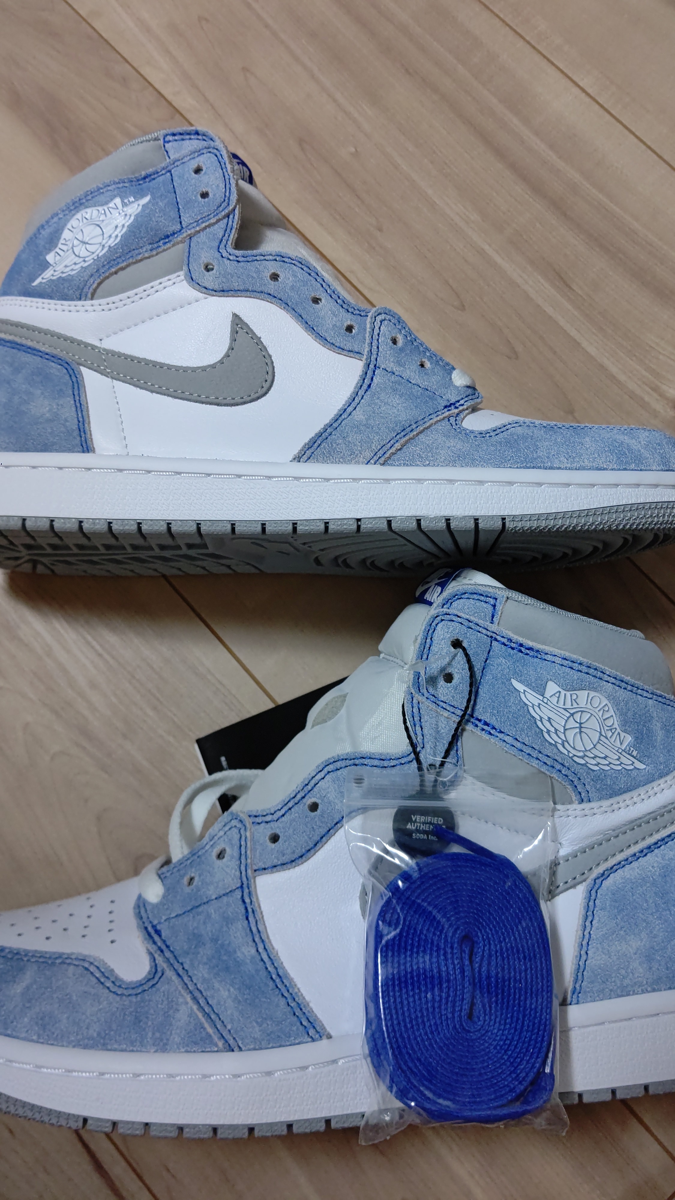 Nike Air Jordan 1 High OG "Hyper Royal"