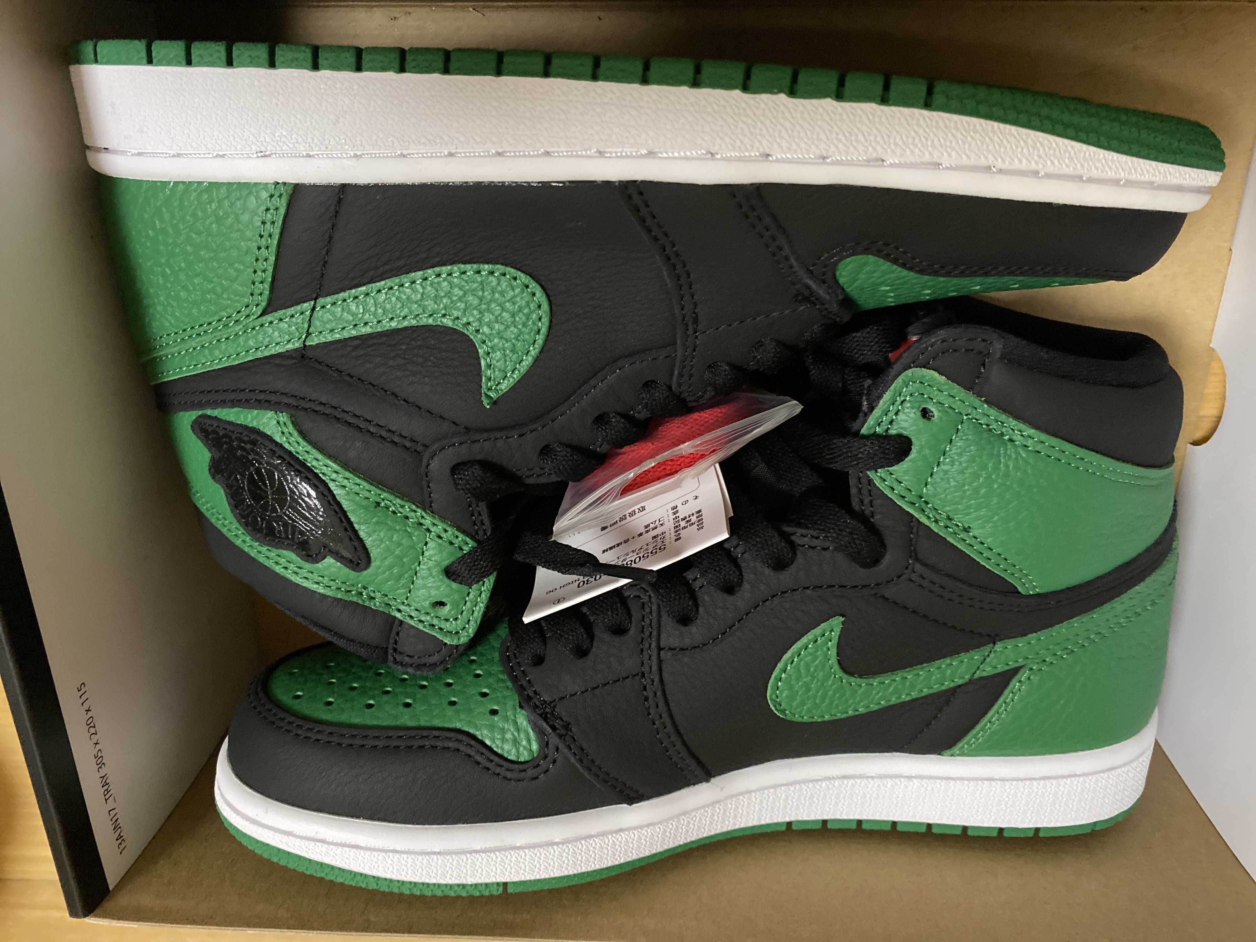 Nike Air Jordan 1 Retro High OG "Black/Pine Green" (2020)