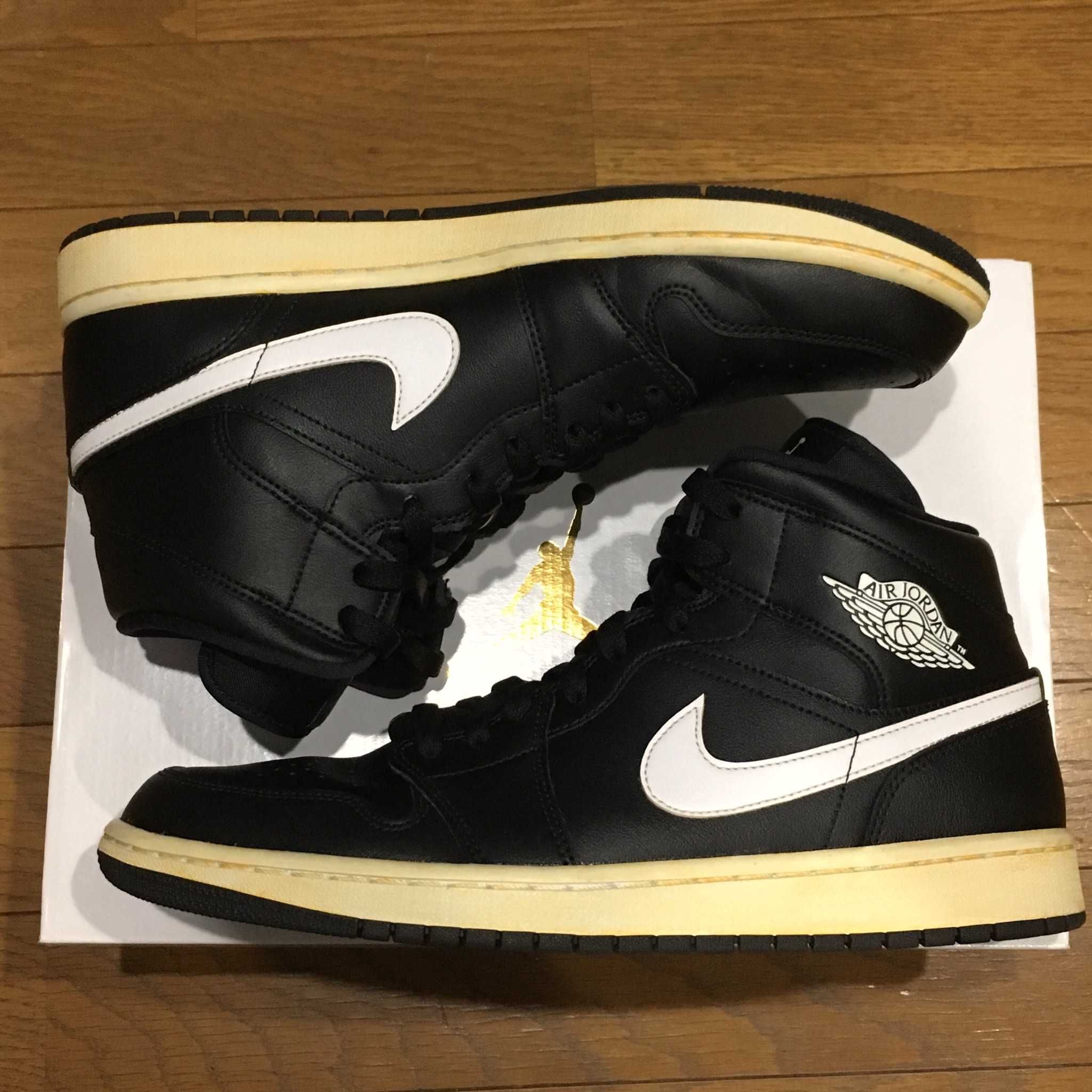 NIKE Women's AIR JORDAN 1 MID "BLACK/WHITE"