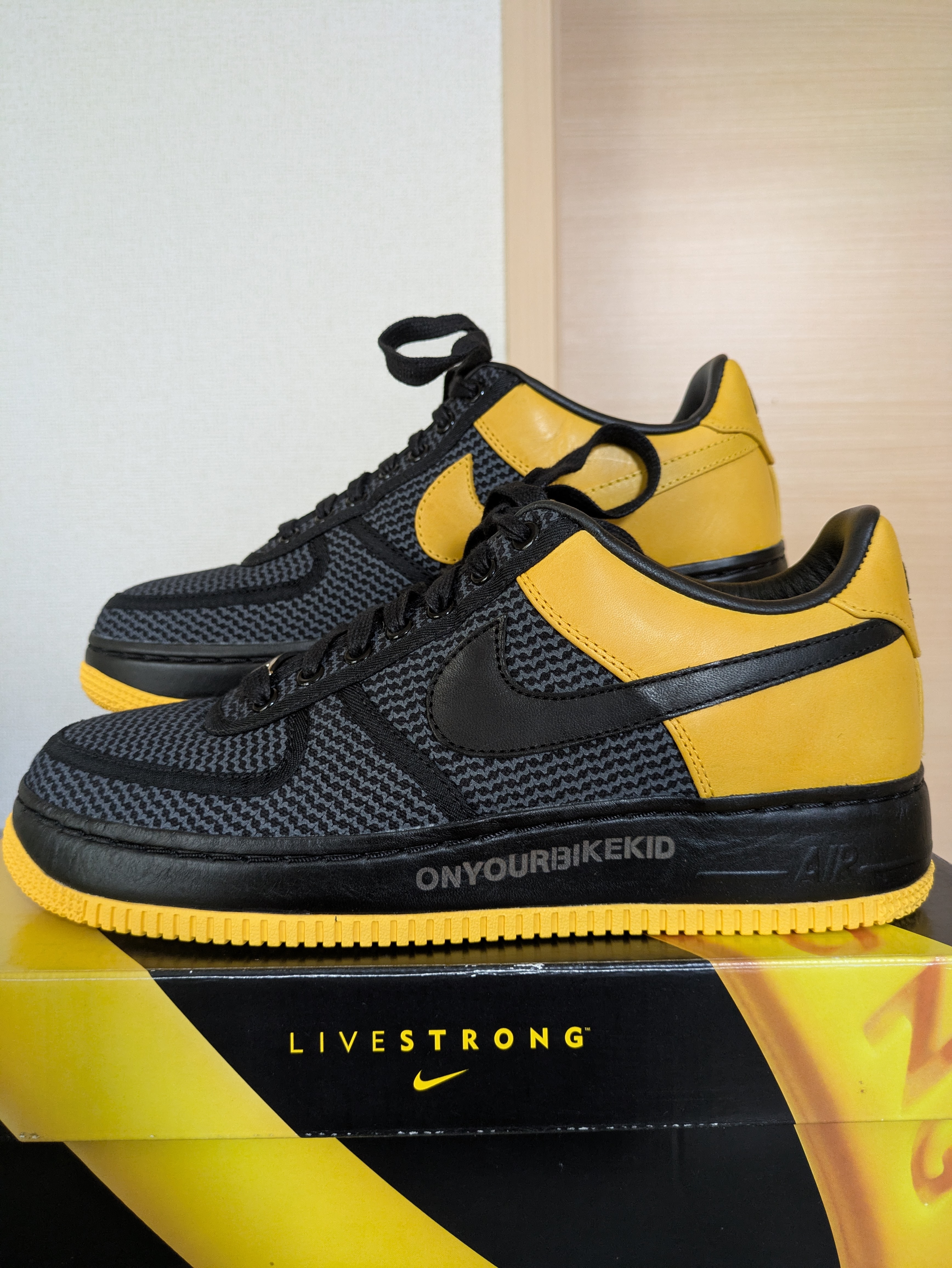 UNDEFEATED × Nike Air Force 1 Low Supreme "Livestrong"