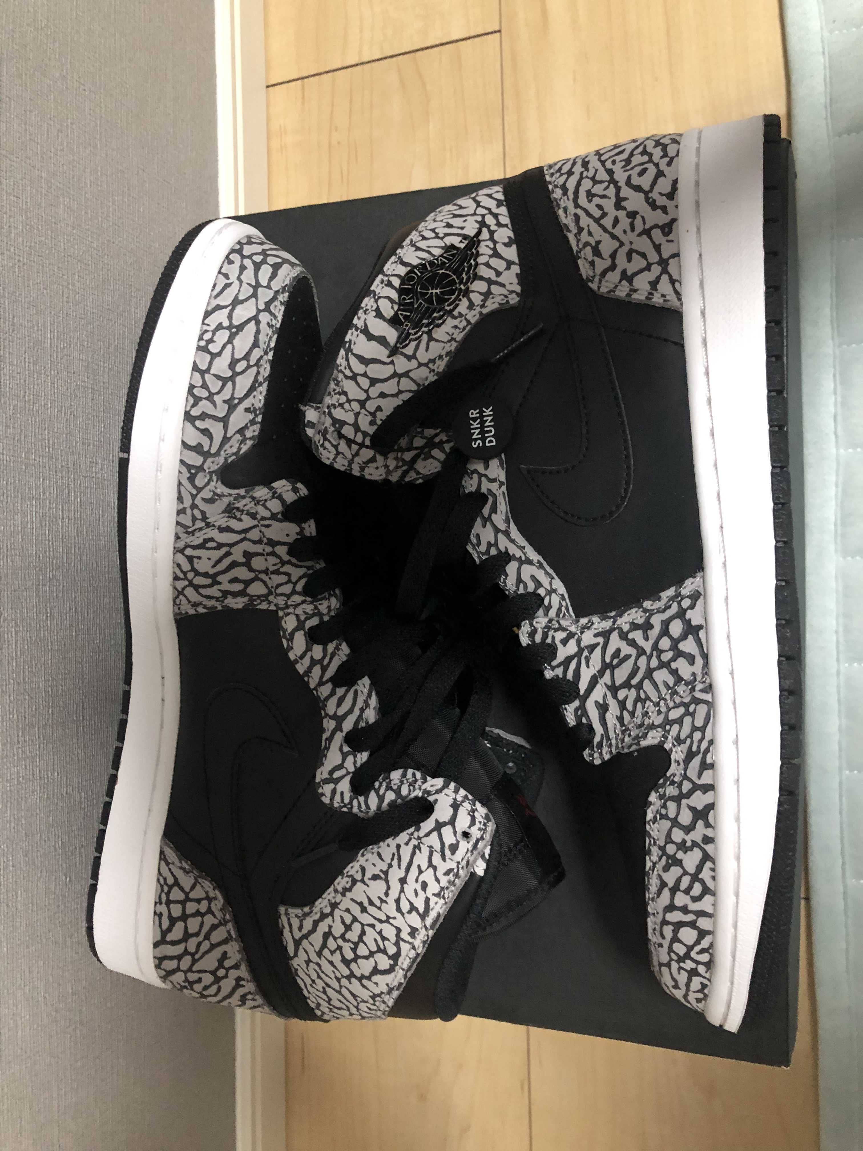 Nike Air Jordan 1 Retro High "Un-Supreme"