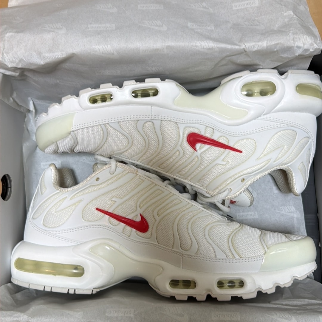 Supreme x Nike Air Max Plus TN "White/Speed Red"
