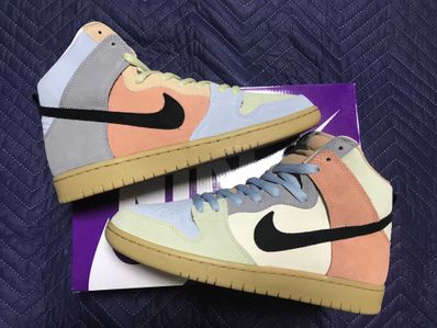 Nike SB Dunk High "Easter Spectrum"