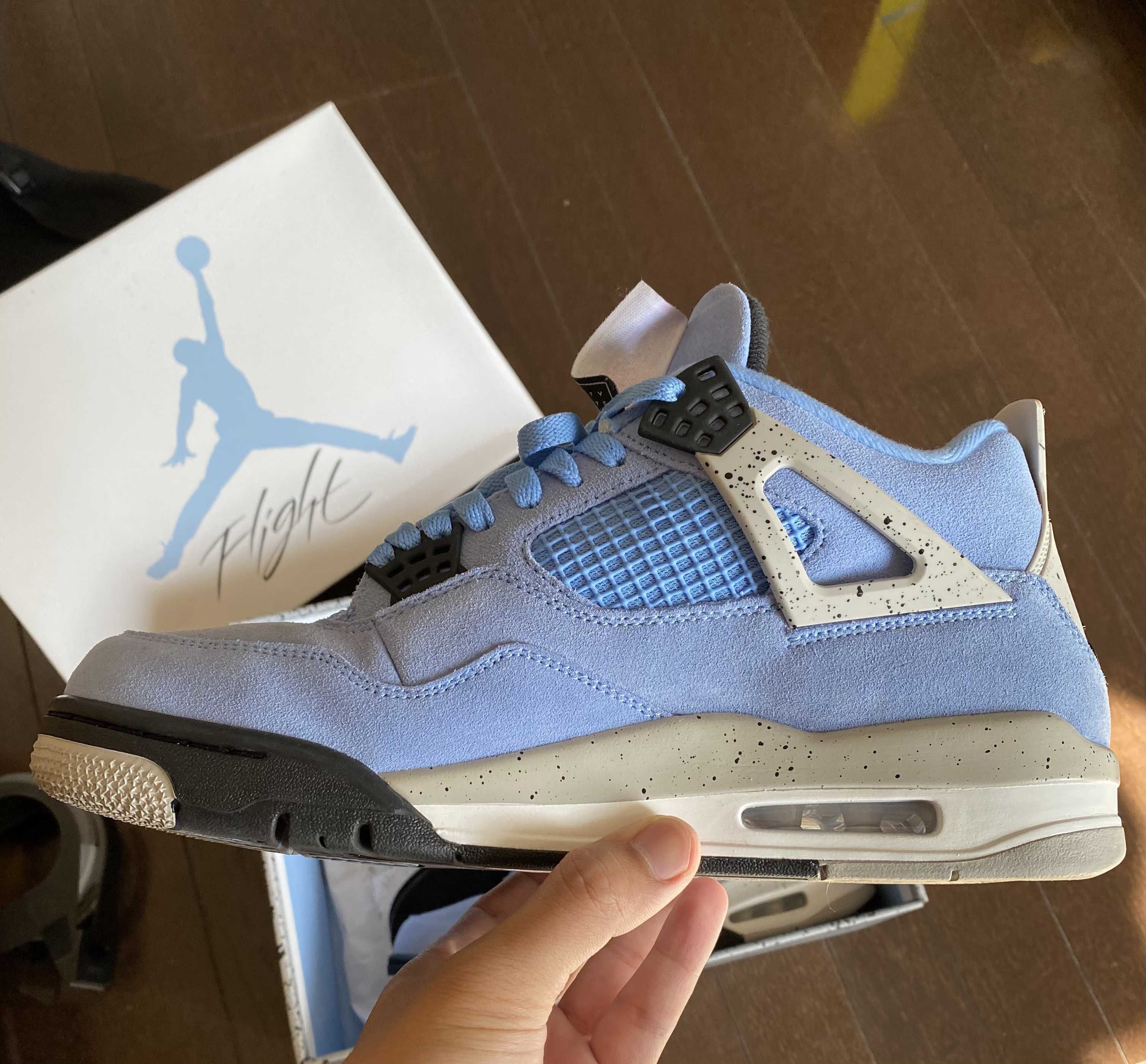Nike Air Jordan 4 "University Blue"