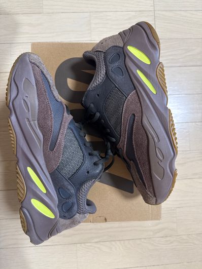 YEEZY BOOST 700 WAVE RUNNER DARK GREY