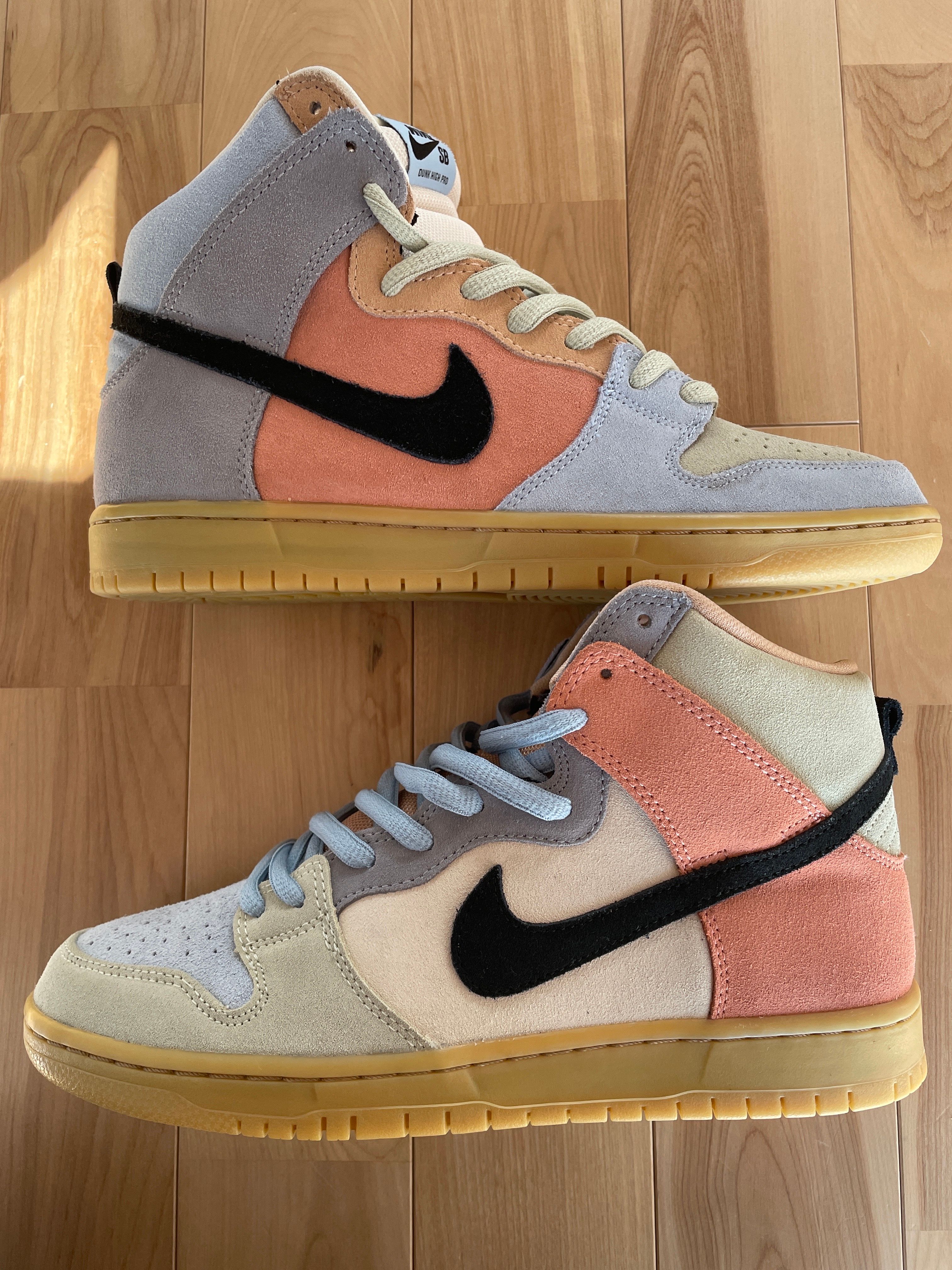 Nike SB Dunk High "Easter Spectrum"