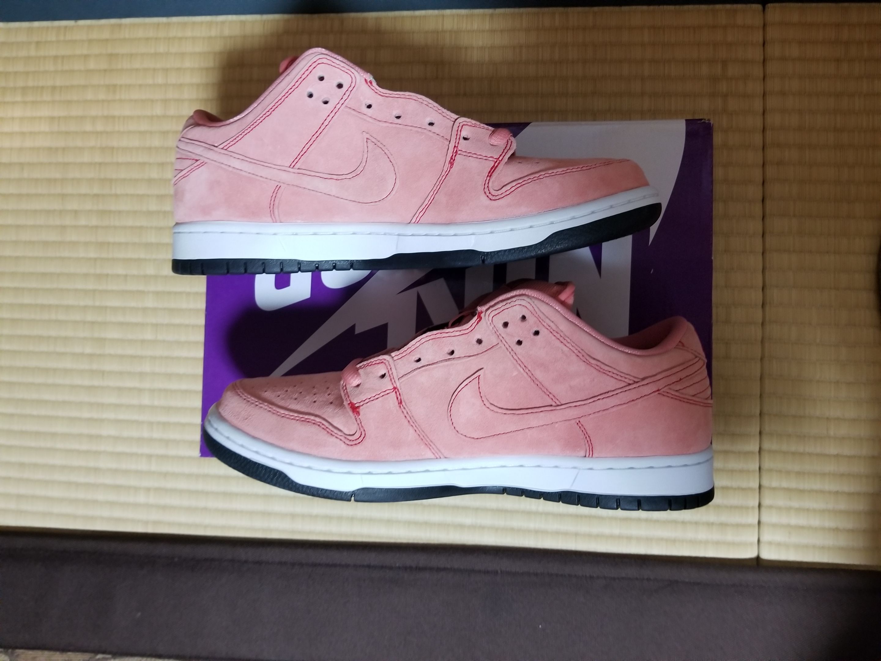 Nike SB Dunk Low "Pink Pig"