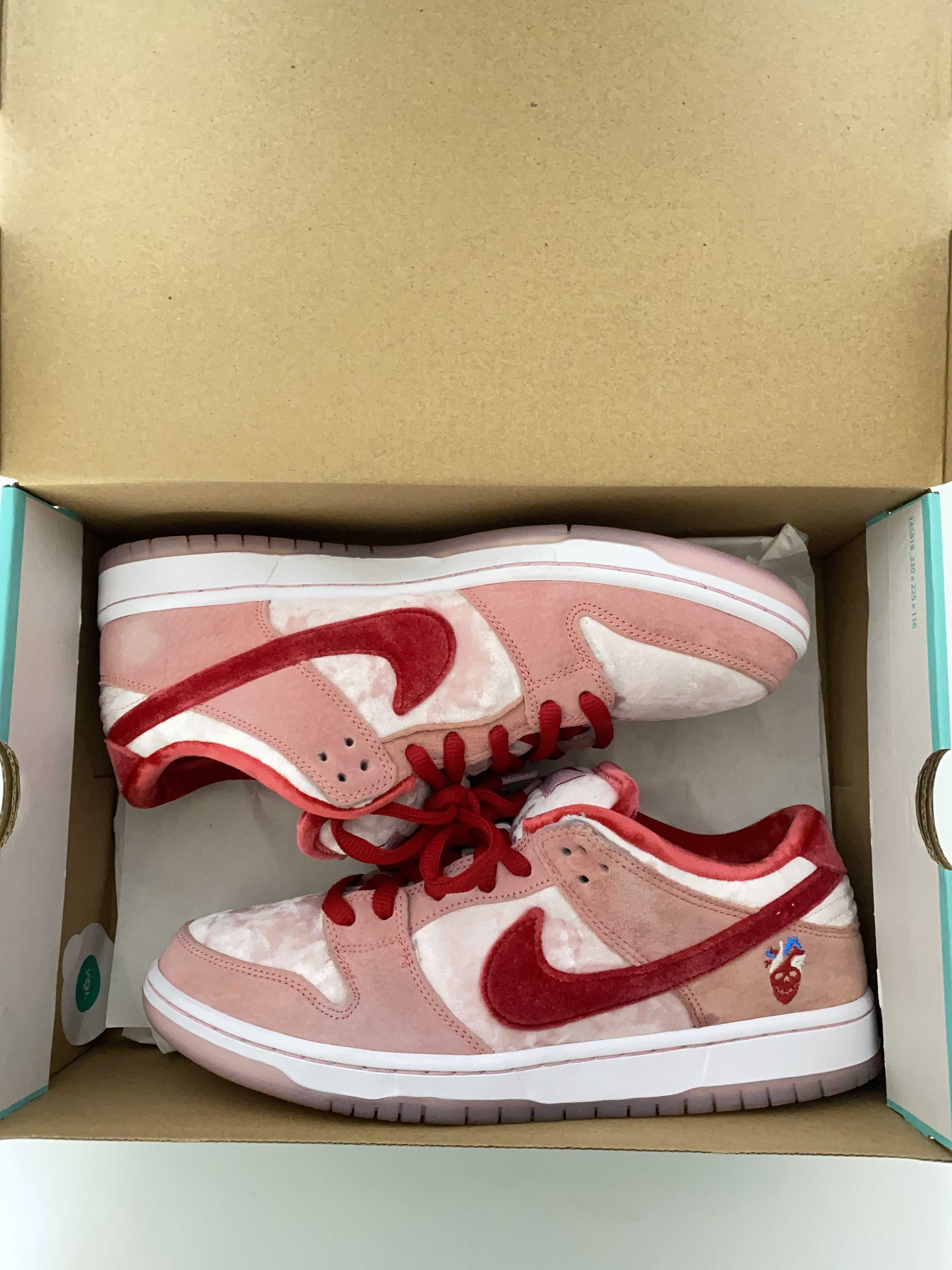 Strangelove × Nike SB Dunk Low "Valentine’s Day"