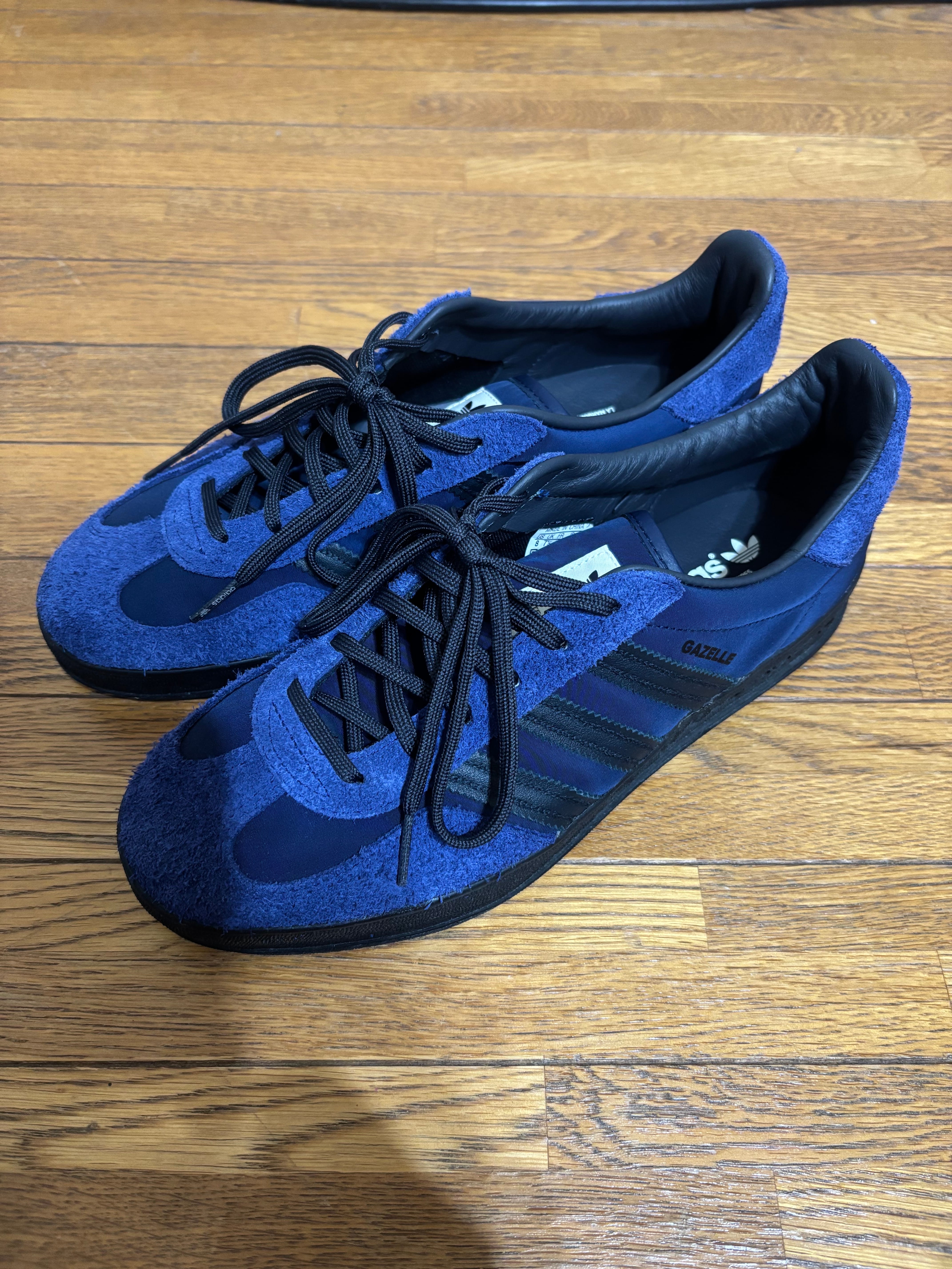 柴田ひかり × アディダス ガゼル インドア "ナイトインディゴ/ナイトグレー/ダークブルー"