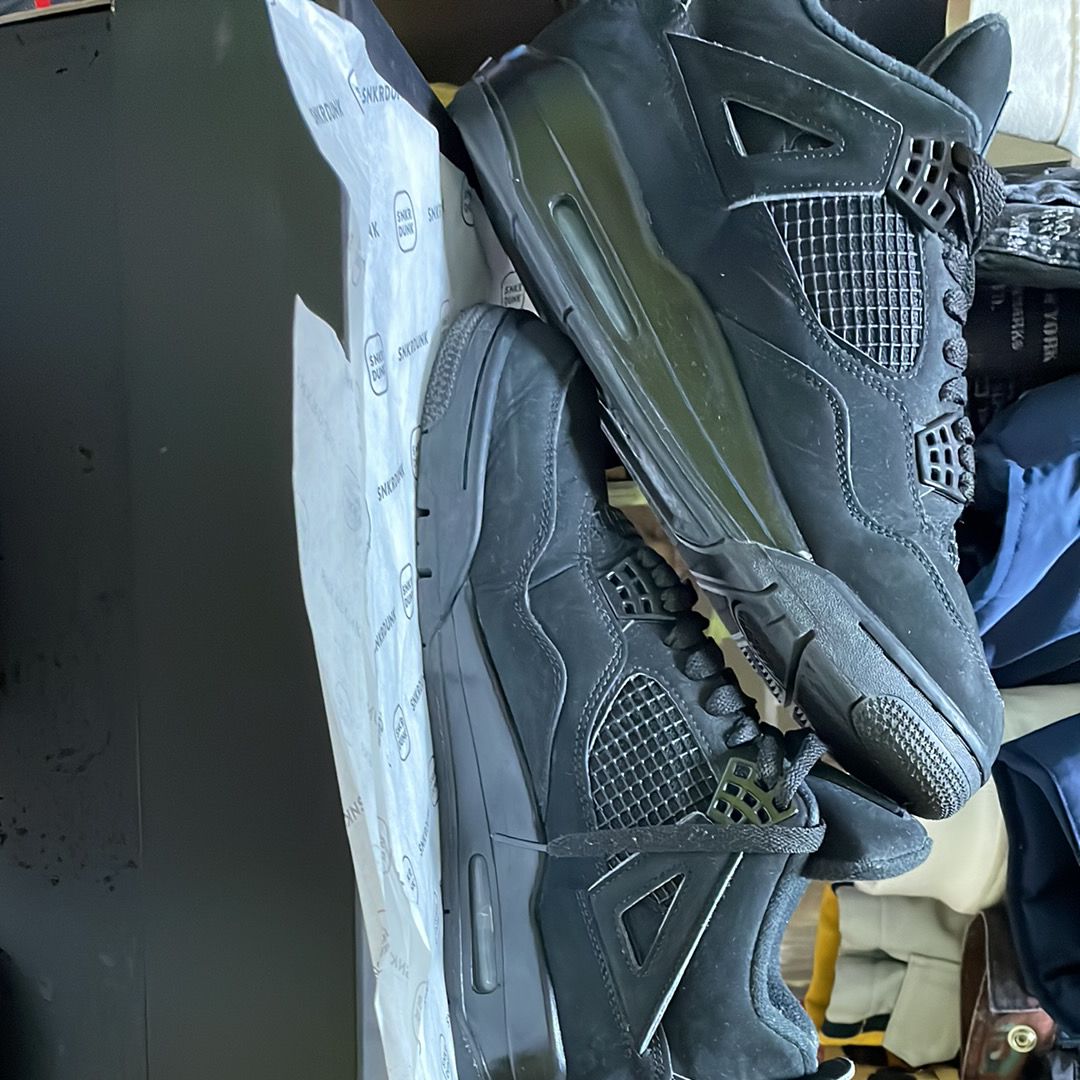 Nike Air Jordan 4 "Black Cat"
