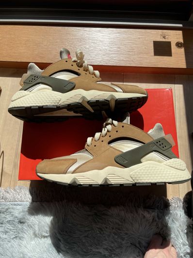 Stussy × Nike Air Huarache "Desert Oak"