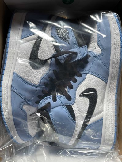 Nike Air Jordan 1 High OG "University Blue"