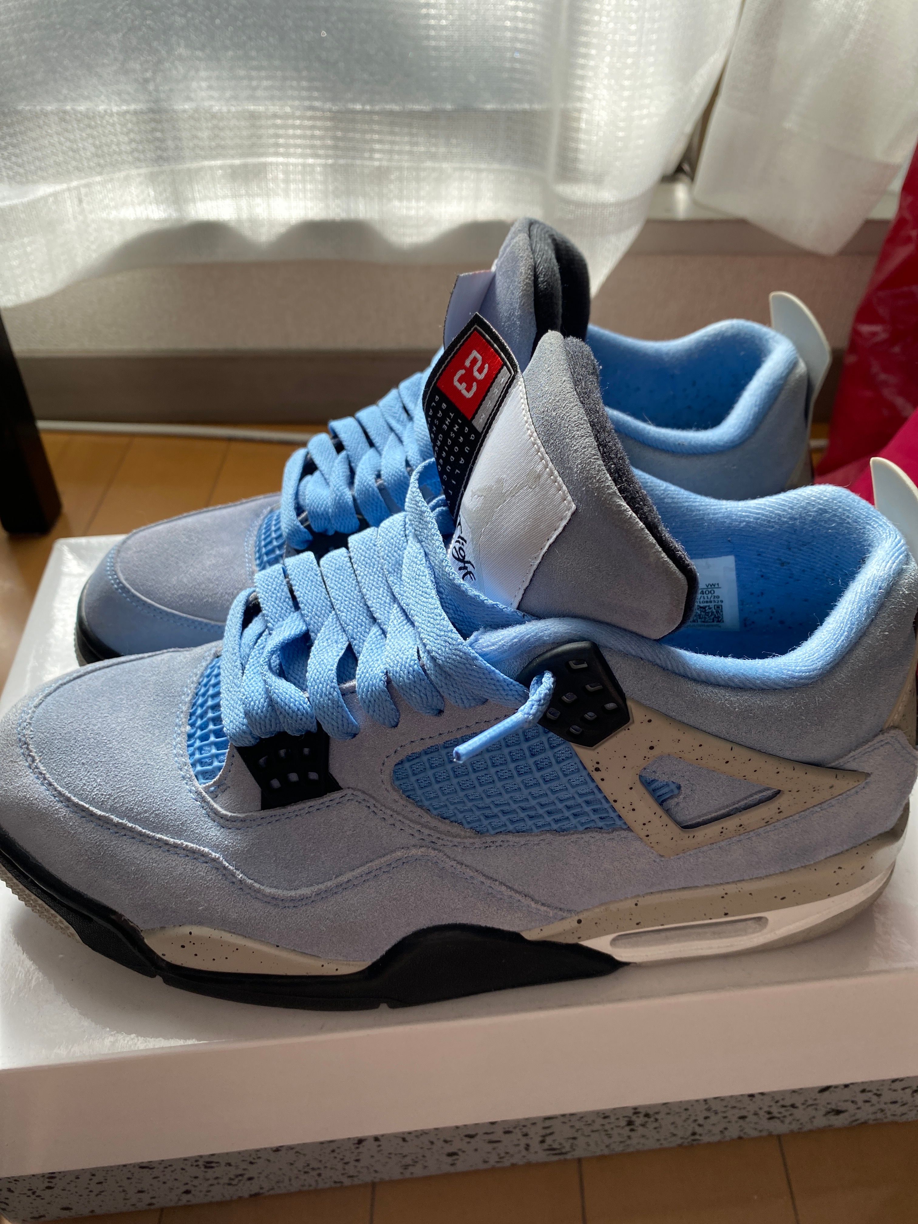 Nike Air Jordan 4 "University Blue"