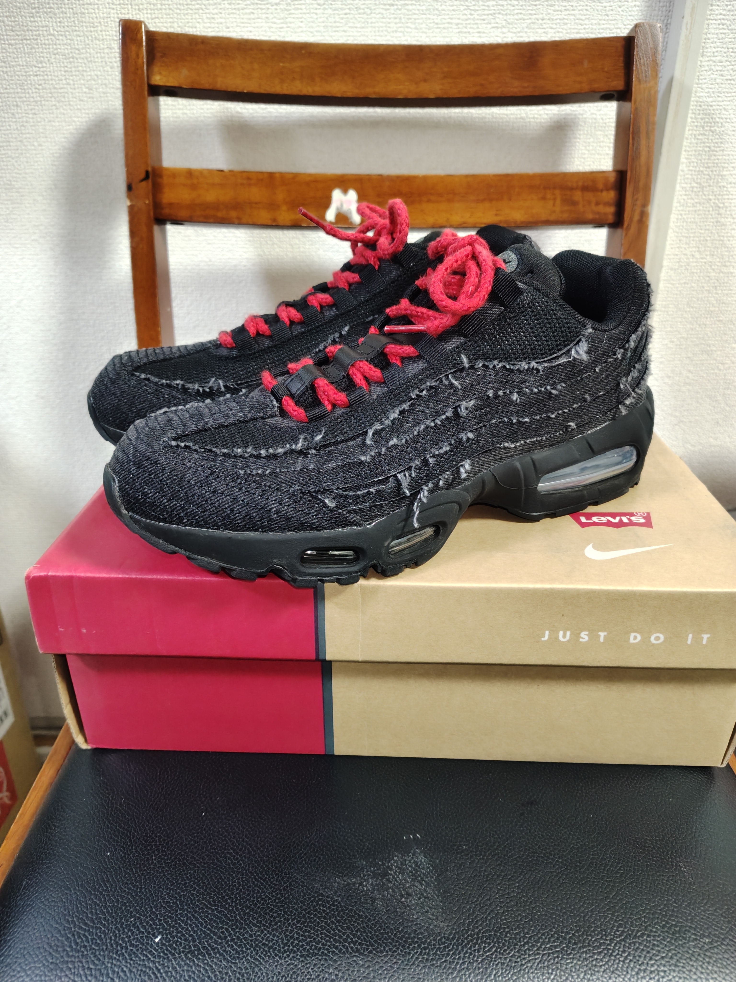 Levi's × Nike Air Max 95 OG "Denim Black"