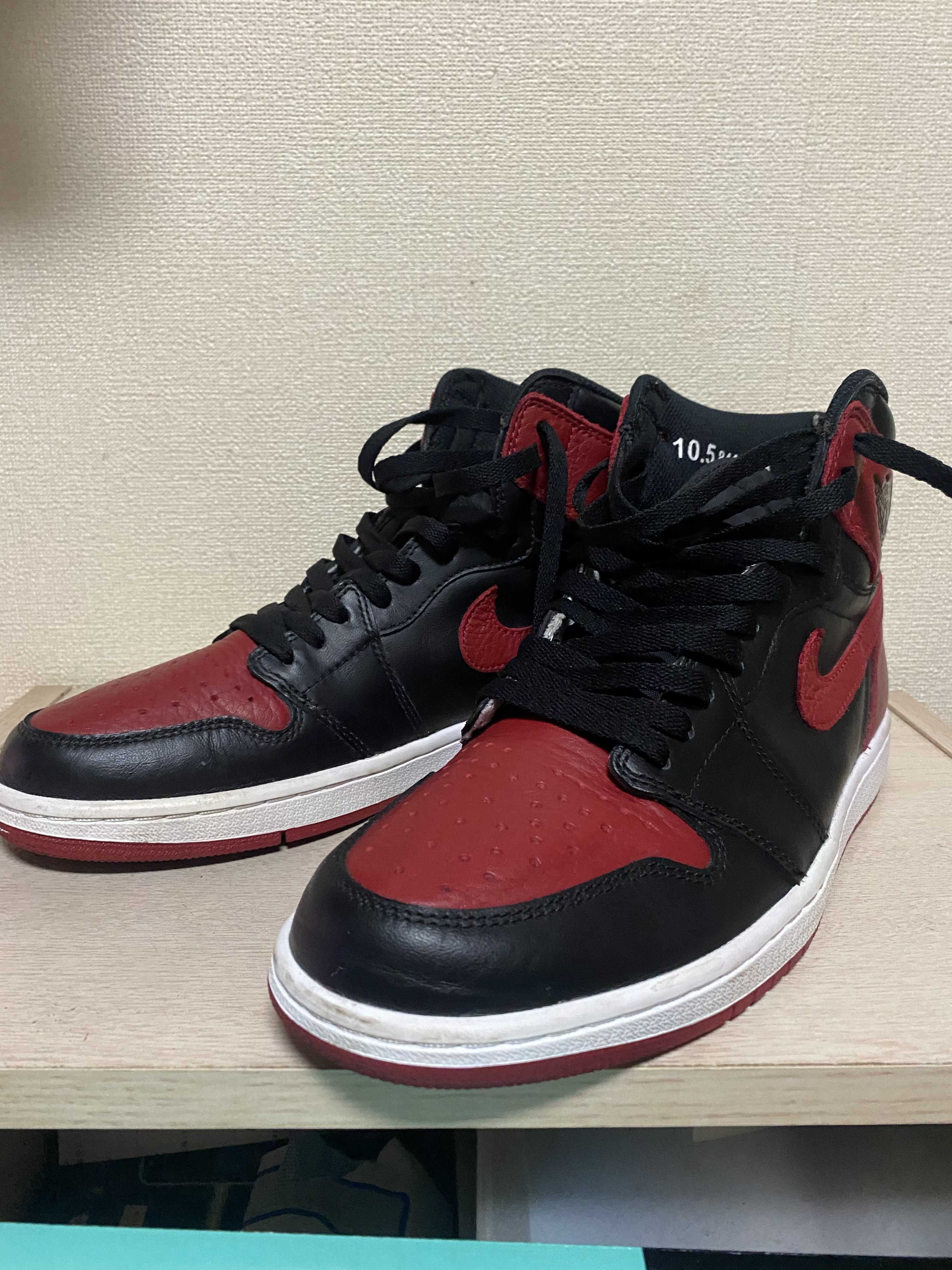 Nike Air Jordan 1 Retro High OG "Bred/Banned" (2016)