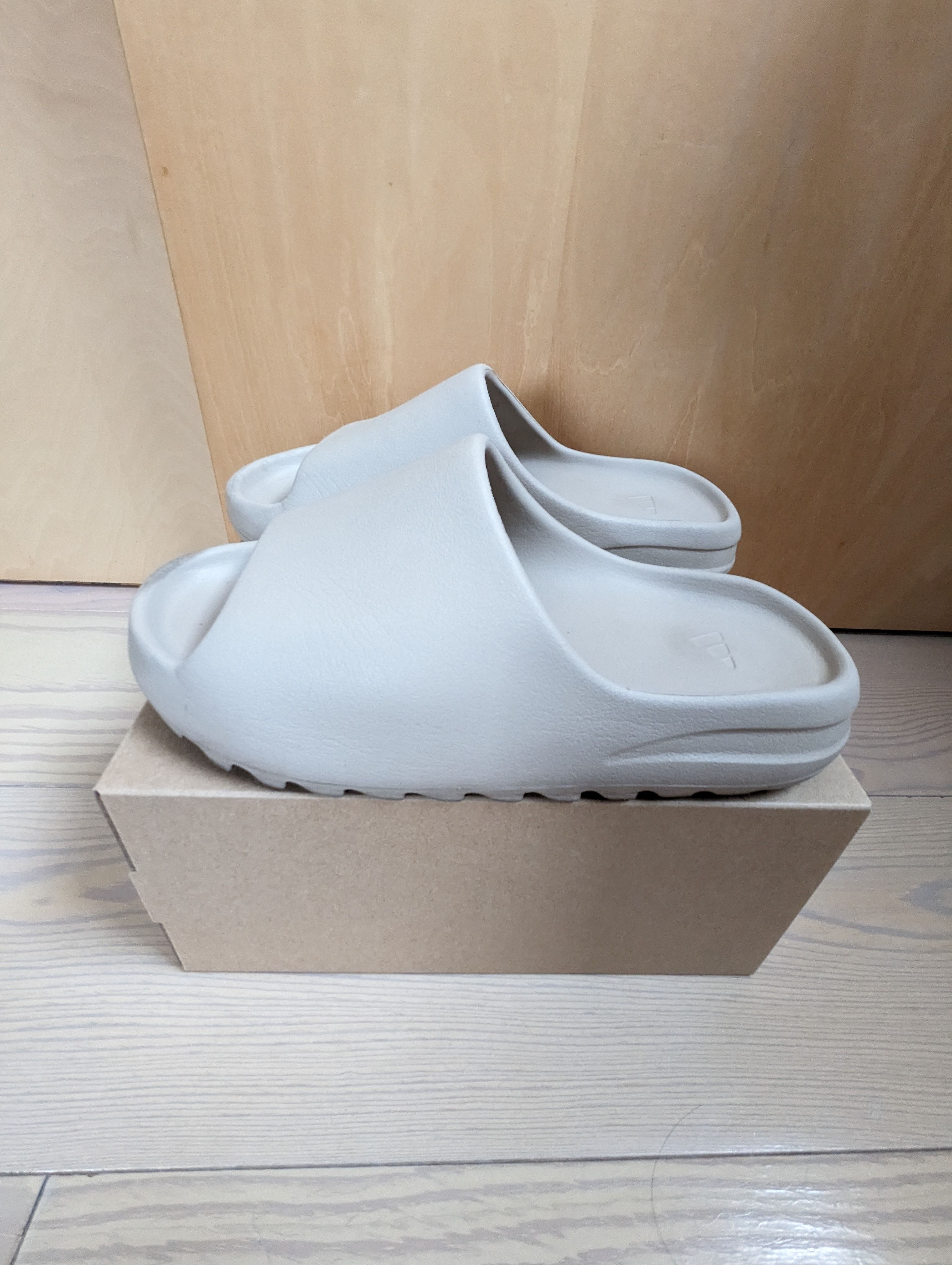 adidas YEEZY Slide "Pure" (GW1934)