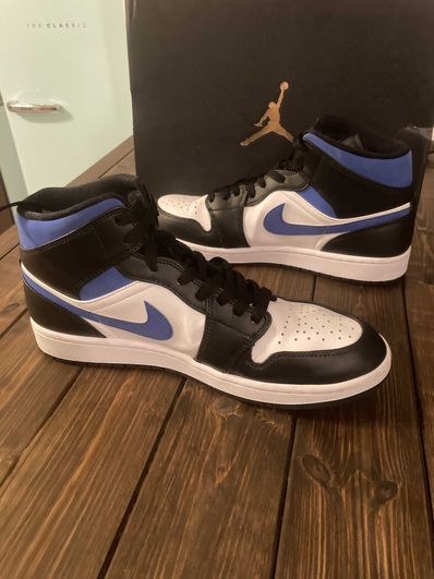 Nike Air Jordan 1 Mid "Royal"