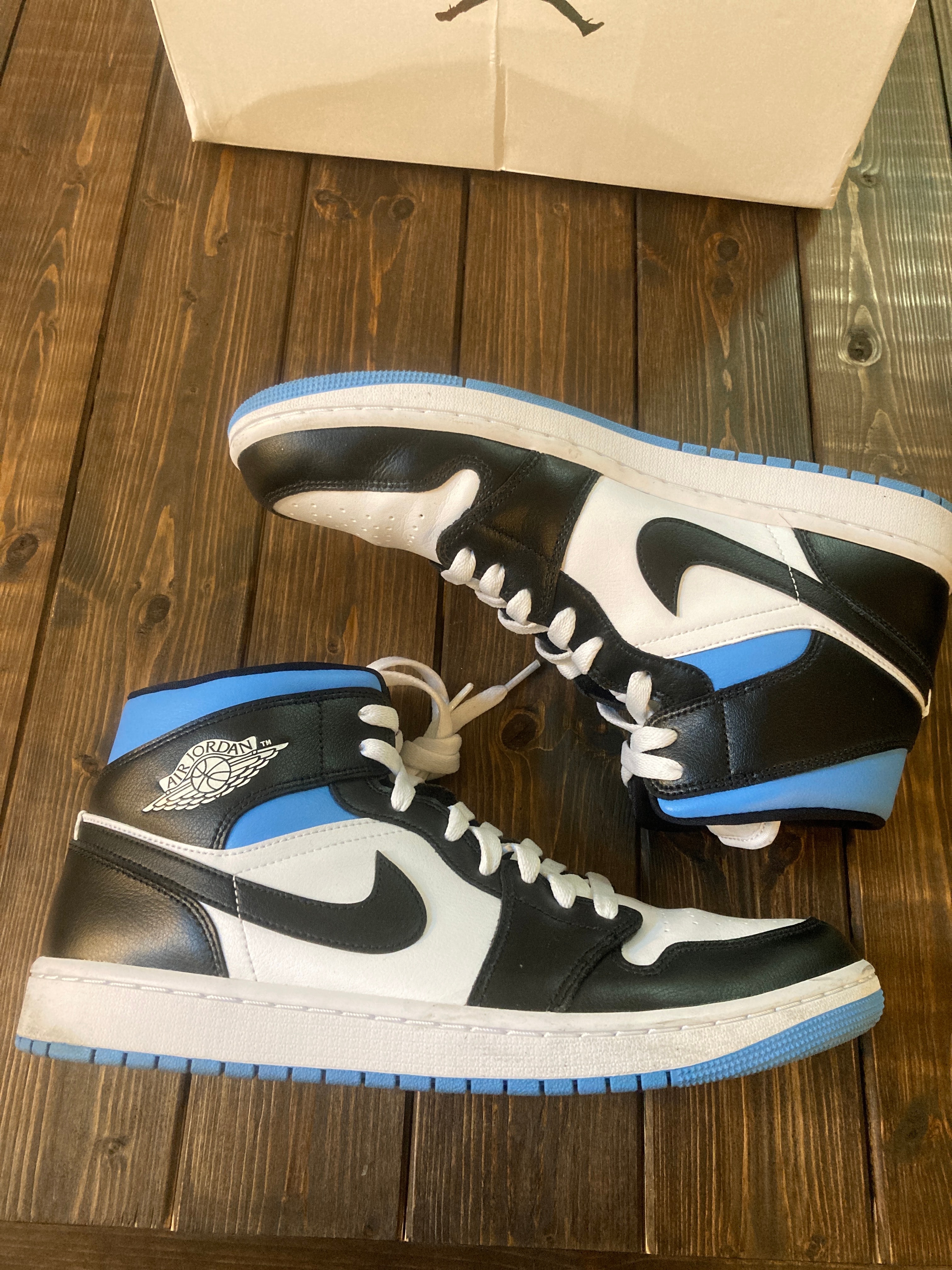 Nike Women's Air Jordan 1 Mid "Black/University Blue"