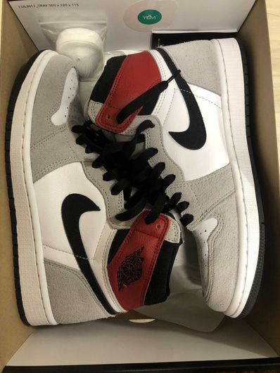 Nike Air Jordan 1 High OG "White/Black/Light Smoke Grey"