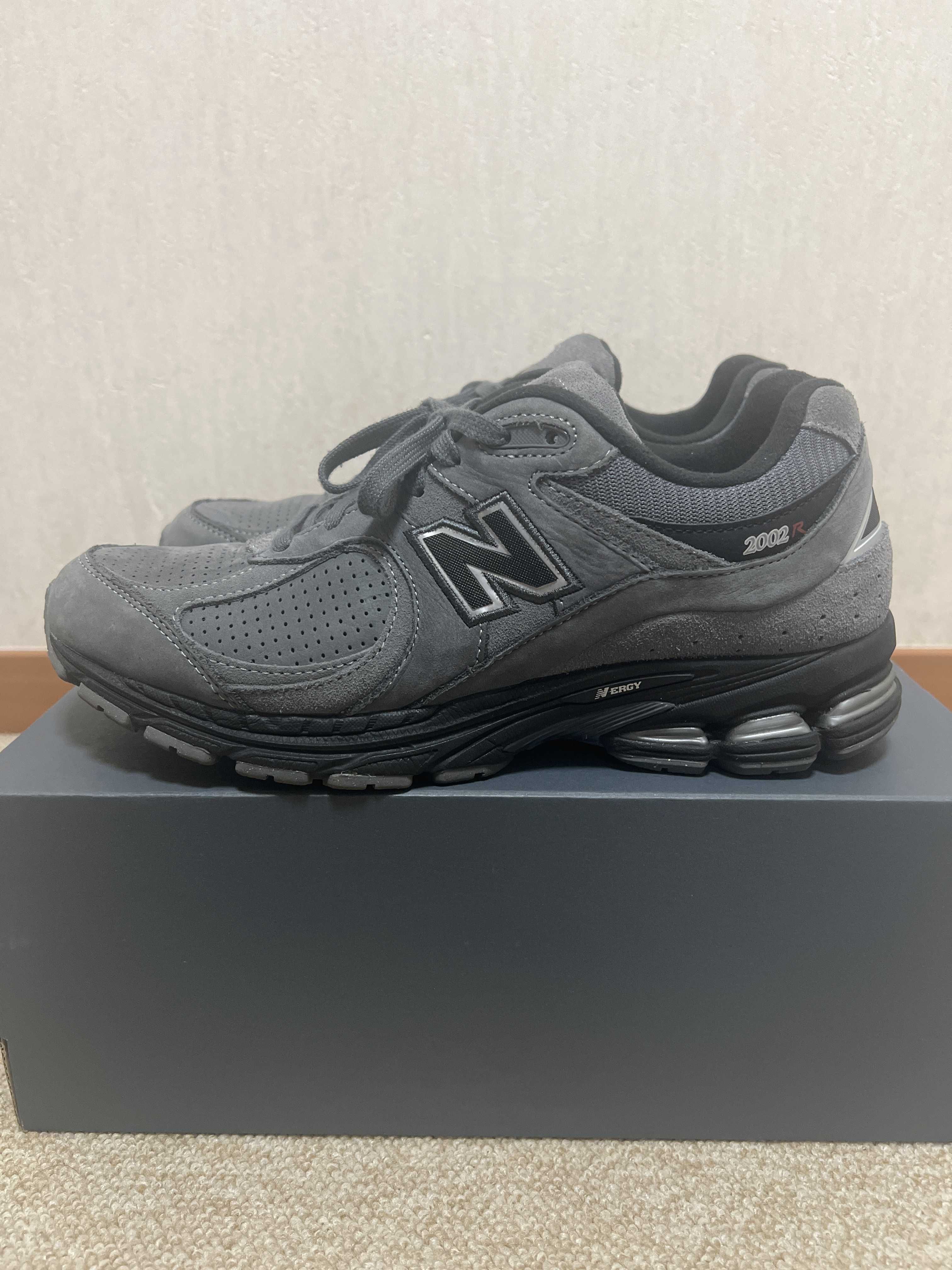 New Balance 2002R "Dark Gray"