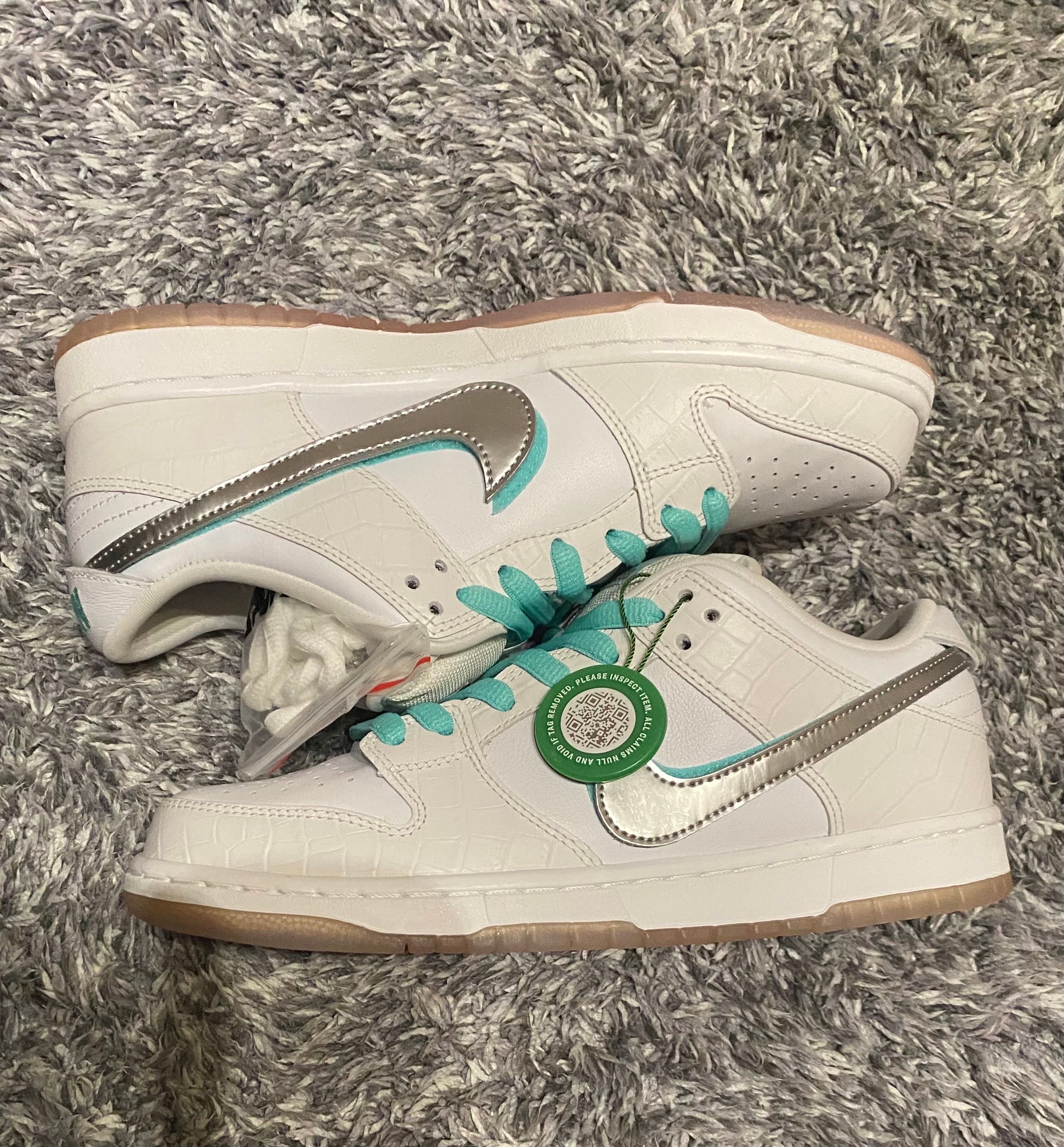 Diamond Supply Co. × Nike SB Dunk Low Pro "White"