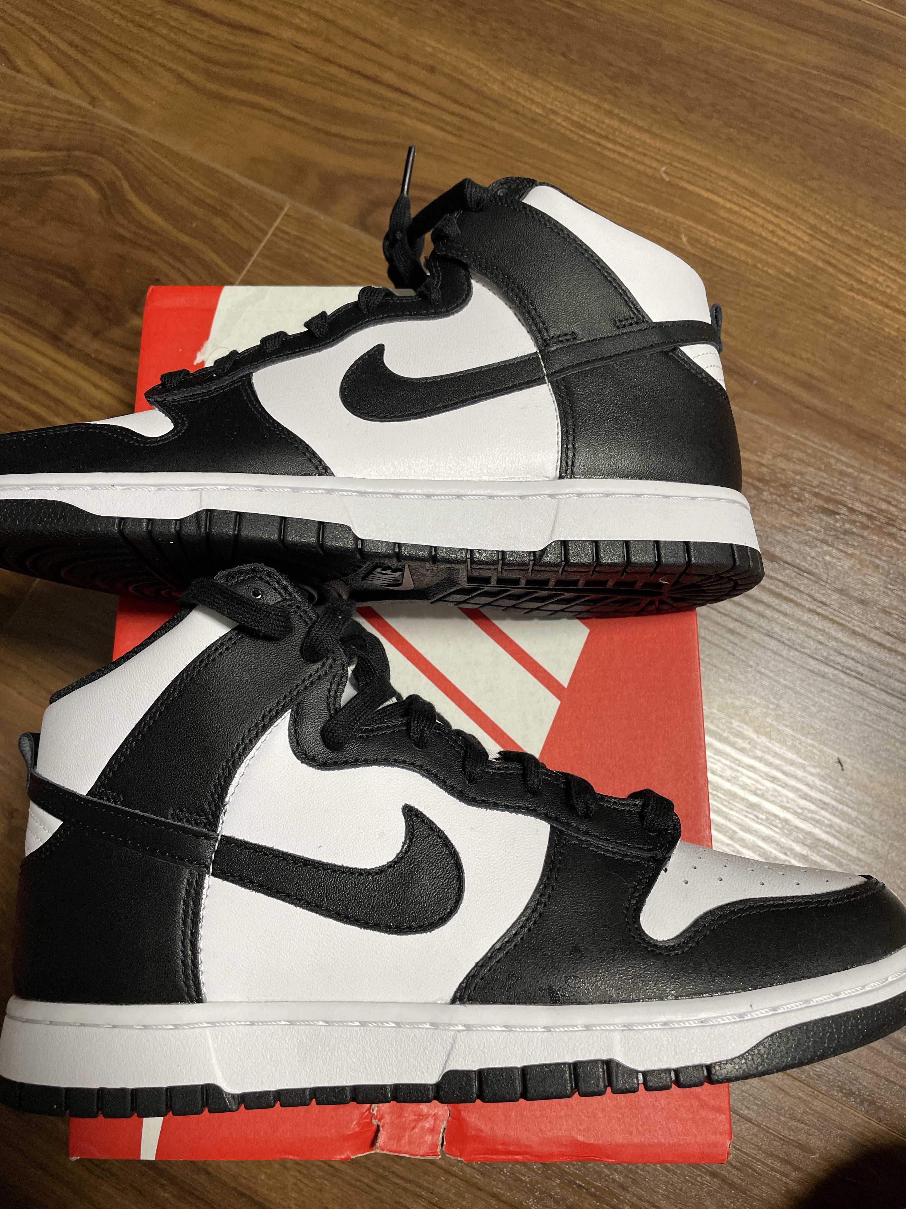 Nike Dunk High "Black and White"