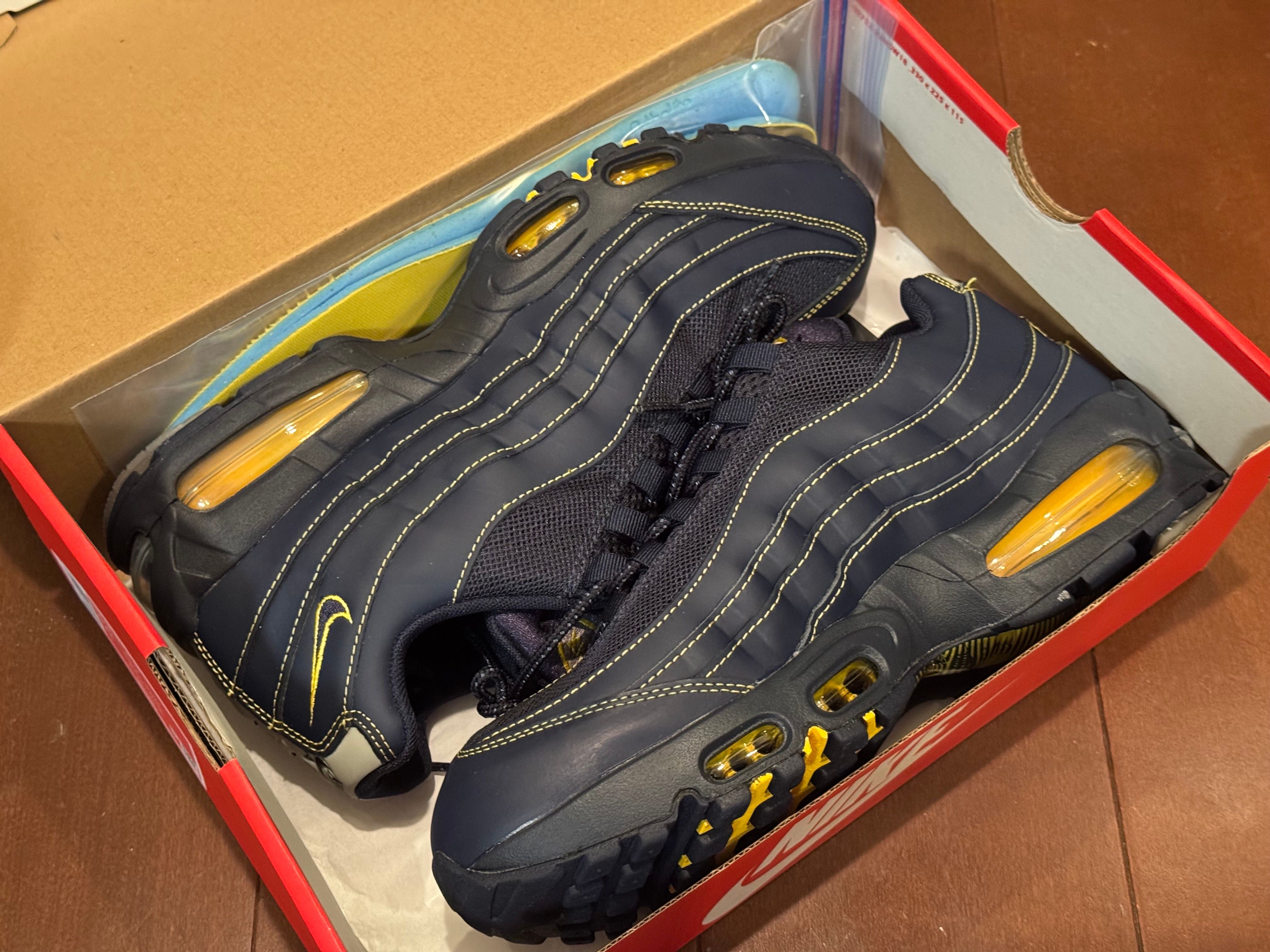 Nike Air Max 95 OG Big Bubble "Obsidian/Varsity Maize"