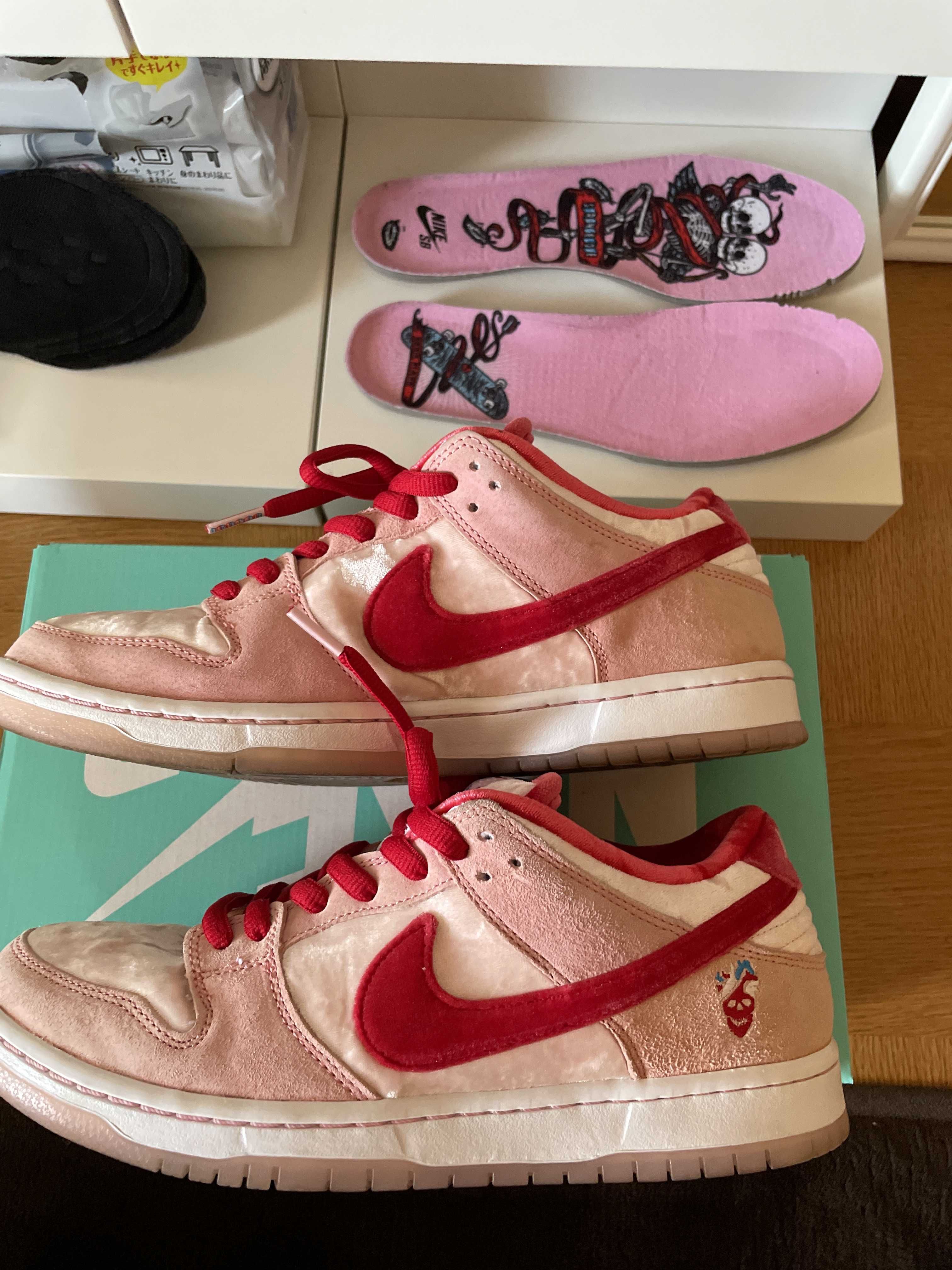 Strangelove × Nike SB Dunk Low "Valentine’s Day"