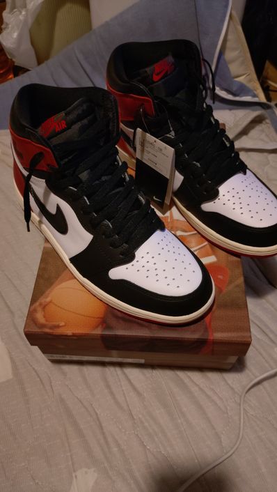 Nike Air Jordan 1 Retro High OG "Black Toe Reimagined"