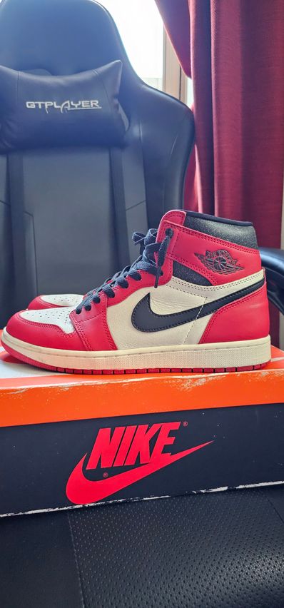 Nike Air Jordan 1 High OG "Lost & Found/Chicago"